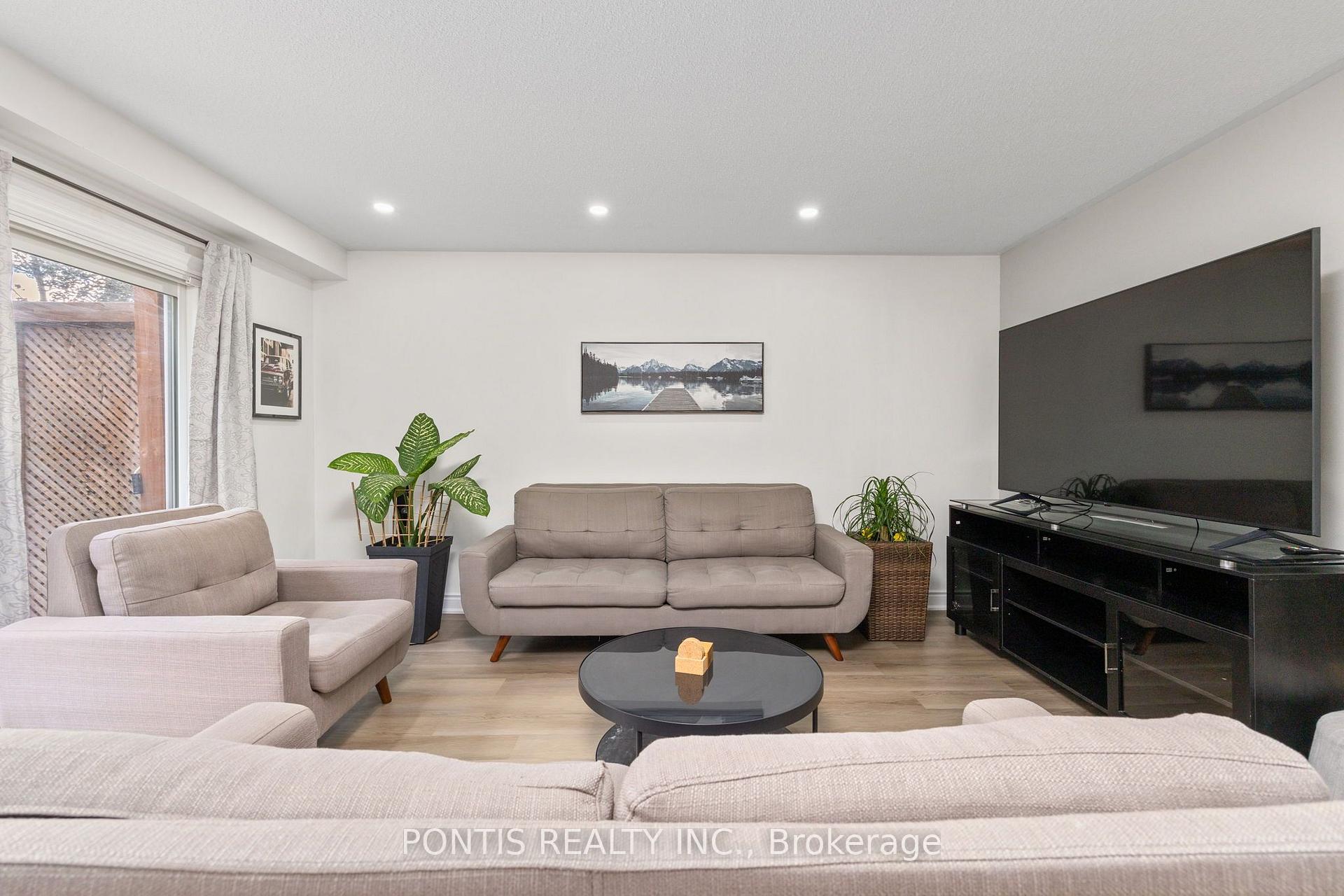 Photo 8 of 756 Cobblers Court, Pickering, Amberlea — HOMEH