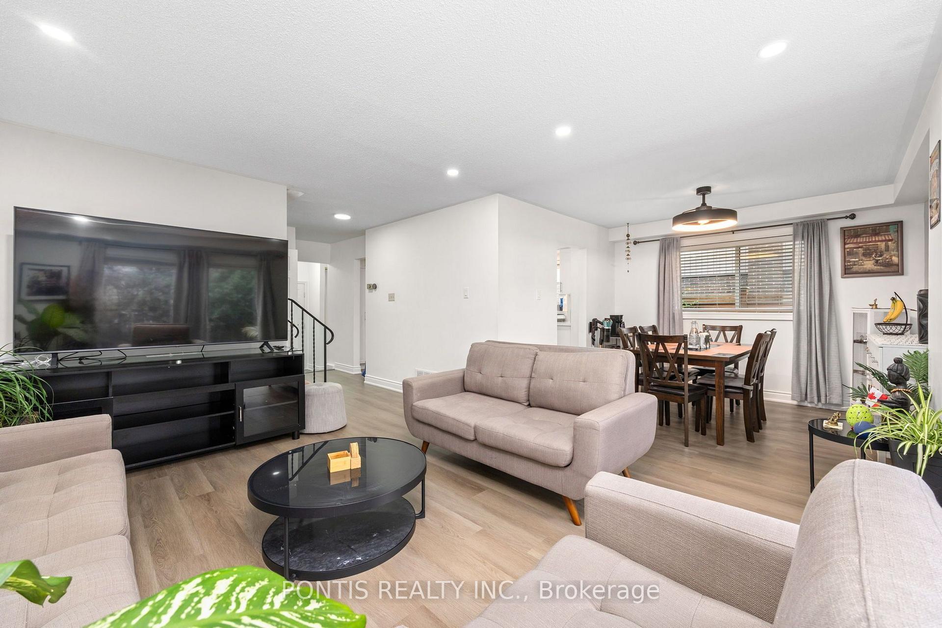 Photo 10 of 756 Cobblers Court, Pickering, Amberlea — HOMEH
