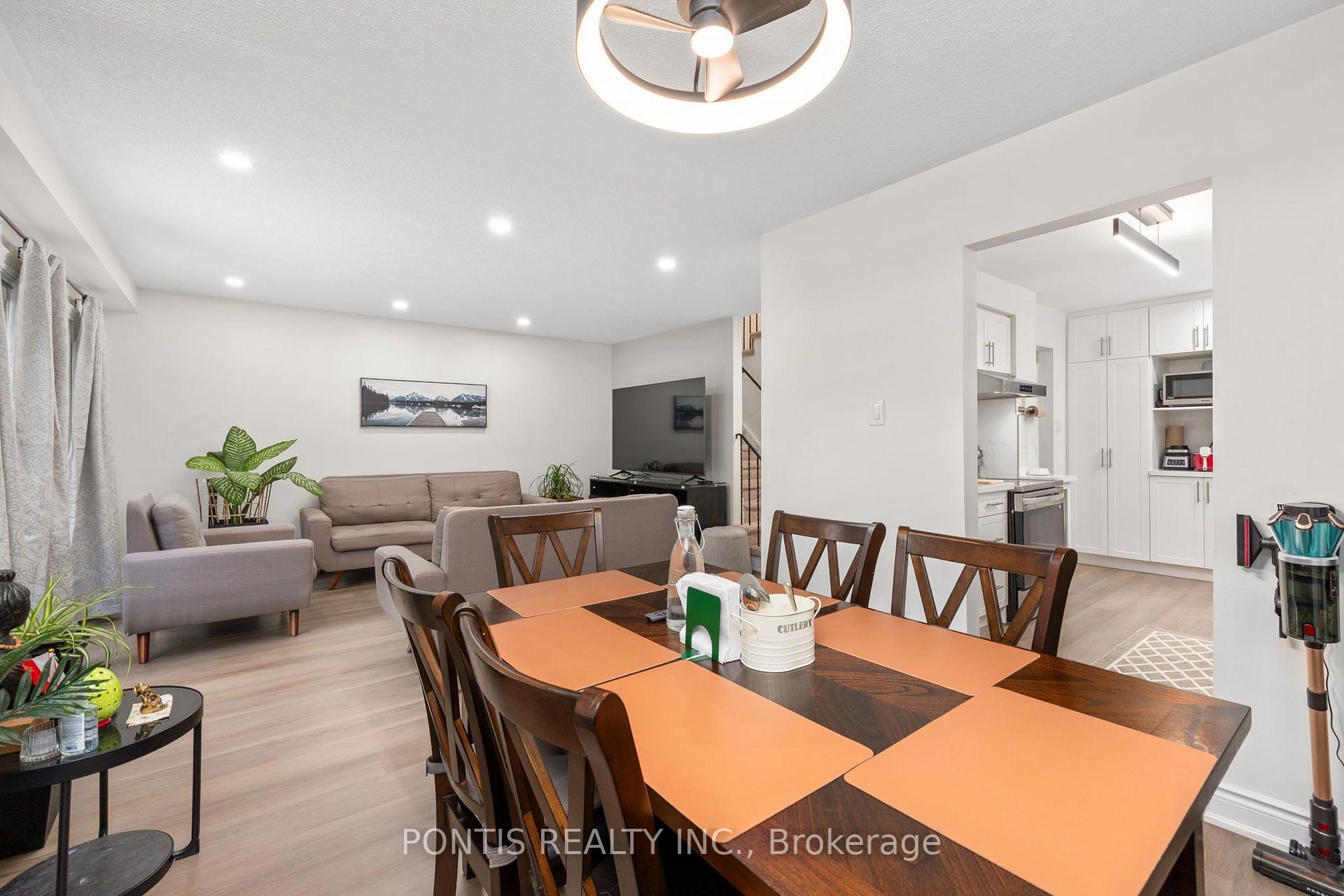 Photo 12 of 756 Cobblers Court, Pickering, Amberlea — HOMEH