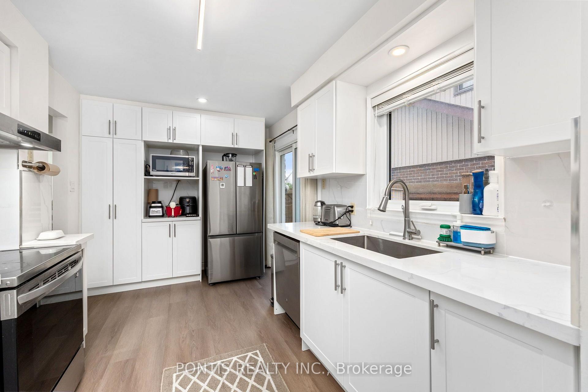 Photo 15 of 756 Cobblers Court, Pickering, Amberlea — HOMEH