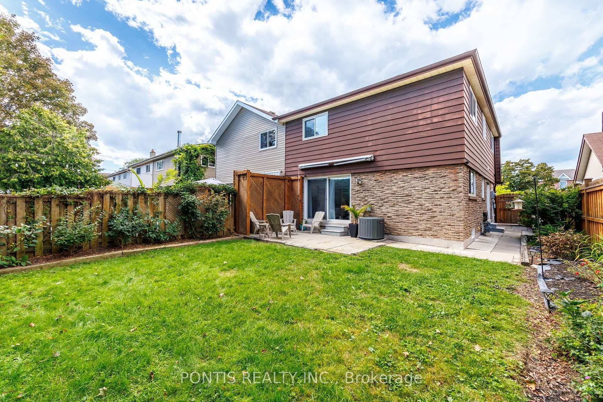 Photo 42 of 756 Cobblers Court, Pickering, Amberlea — HOMEH