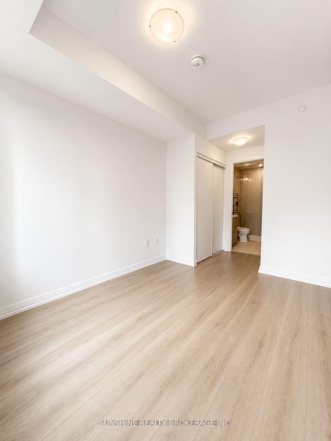 Photo 6 of Unit 910, 25 Holly Street, Toronto, Mount Pleasant West — HOMEH