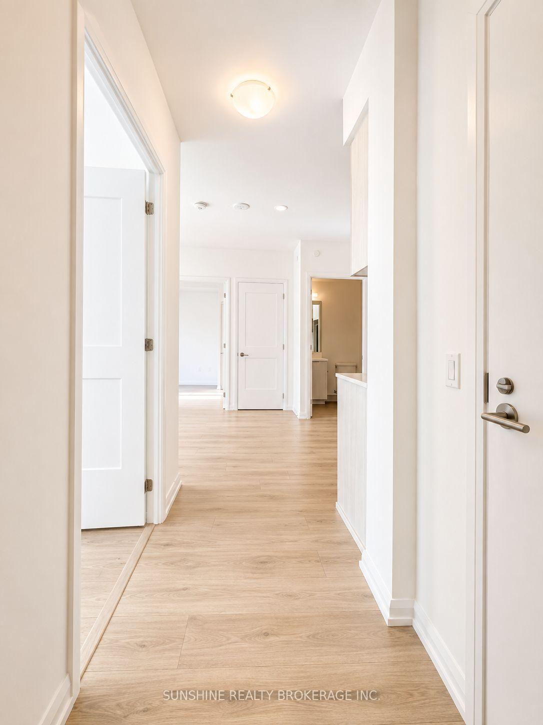 Photo 7 of Unit 910, 25 Holly Street, Toronto, Mount Pleasant West — HOMEH