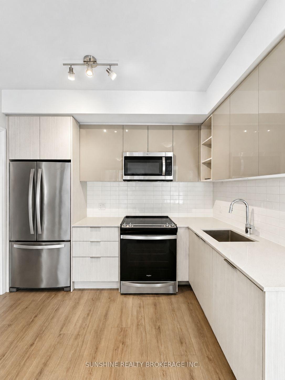 Photo 8 of Unit 910, 25 Holly Street, Toronto, Mount Pleasant West — HOMEH