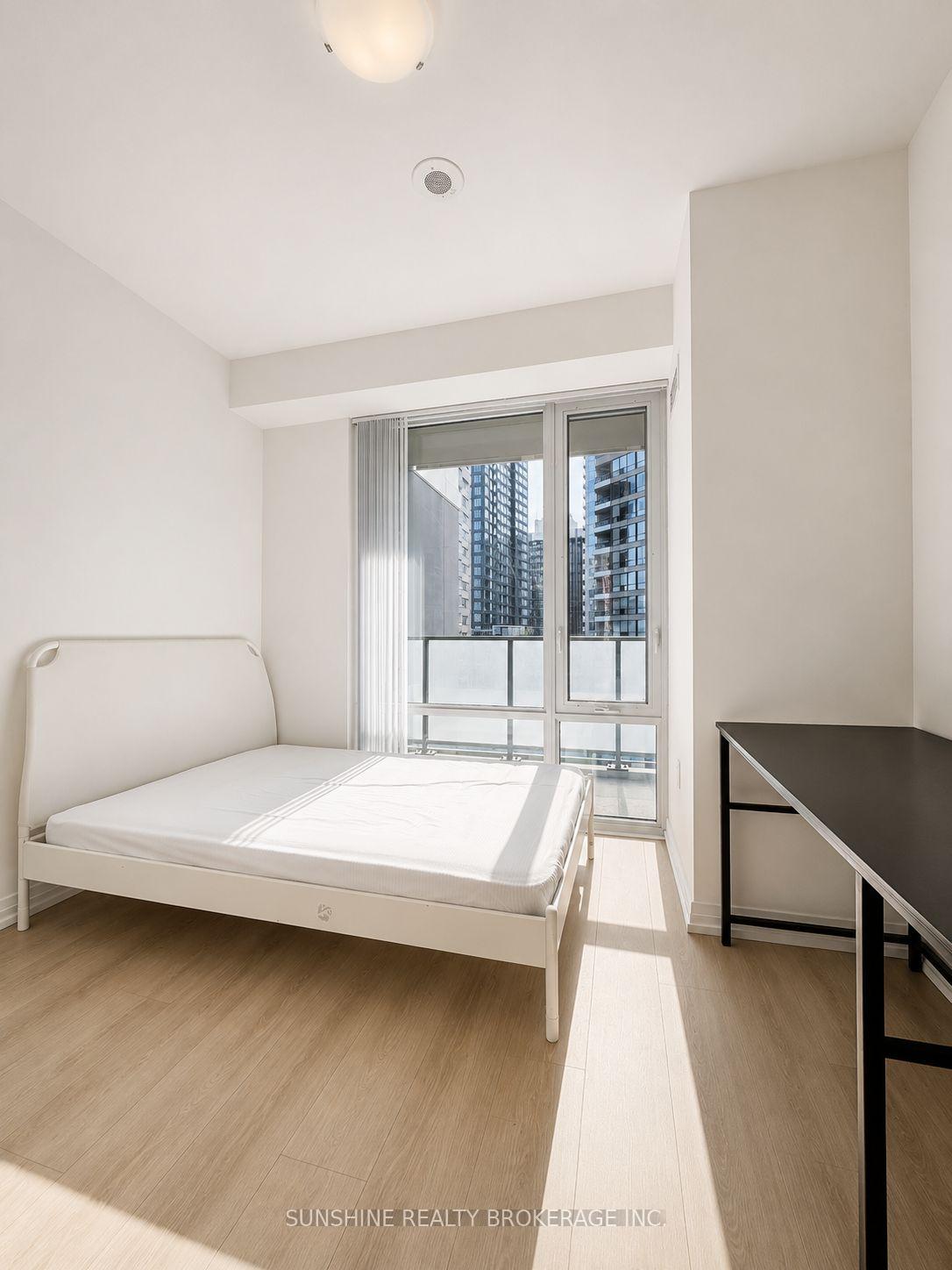 Photo 10 of Unit 910, 25 Holly Street, Toronto, Mount Pleasant West — HOMEH