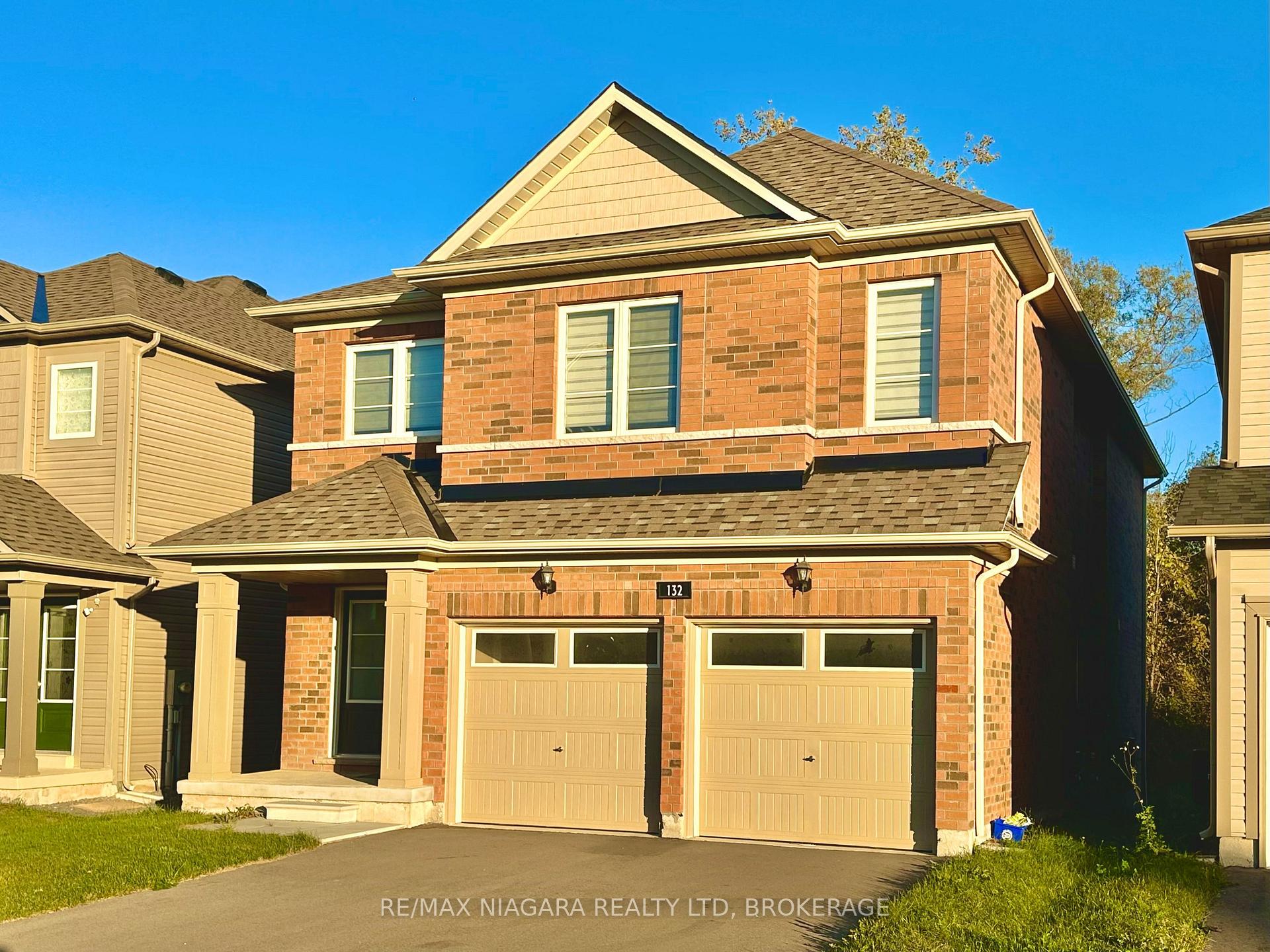 Photo 3 of 132 Cottonwood Crescent, Welland, Dain City — HOMEH