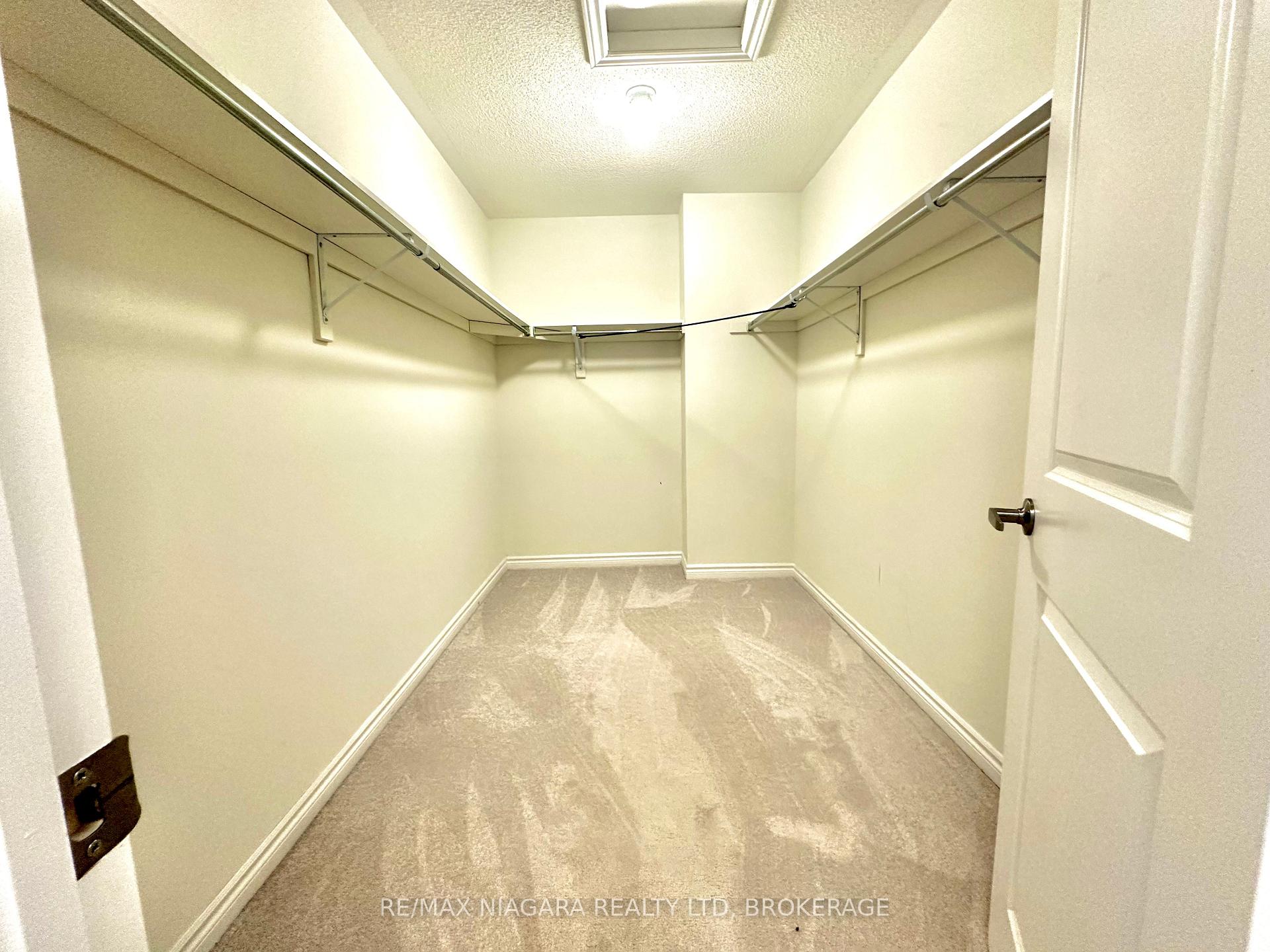 Photo 20 of 132 Cottonwood Crescent, Welland, Dain City — HOMEH