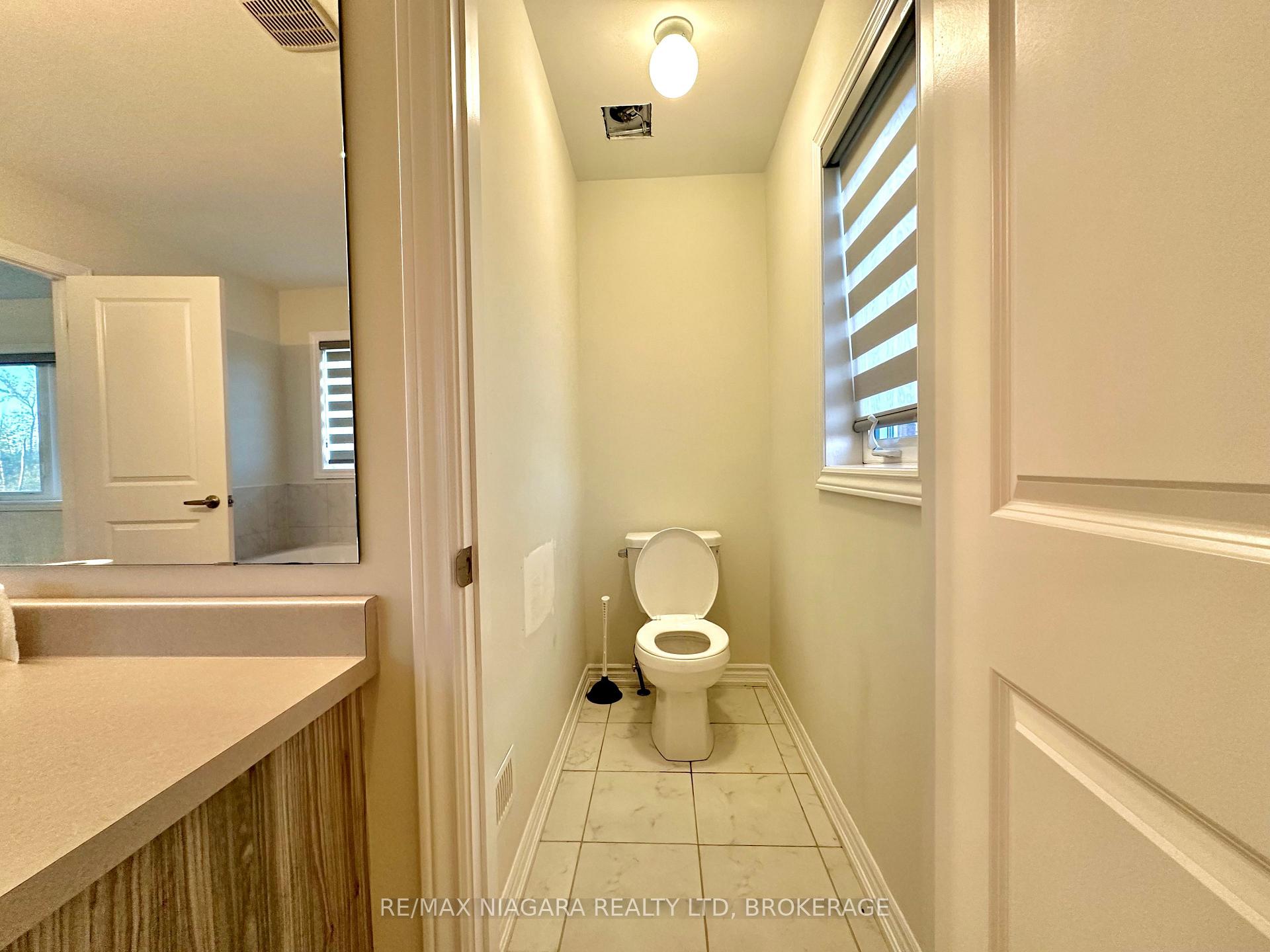 Photo 24 of 132 Cottonwood Crescent, Welland, Dain City — HOMEH