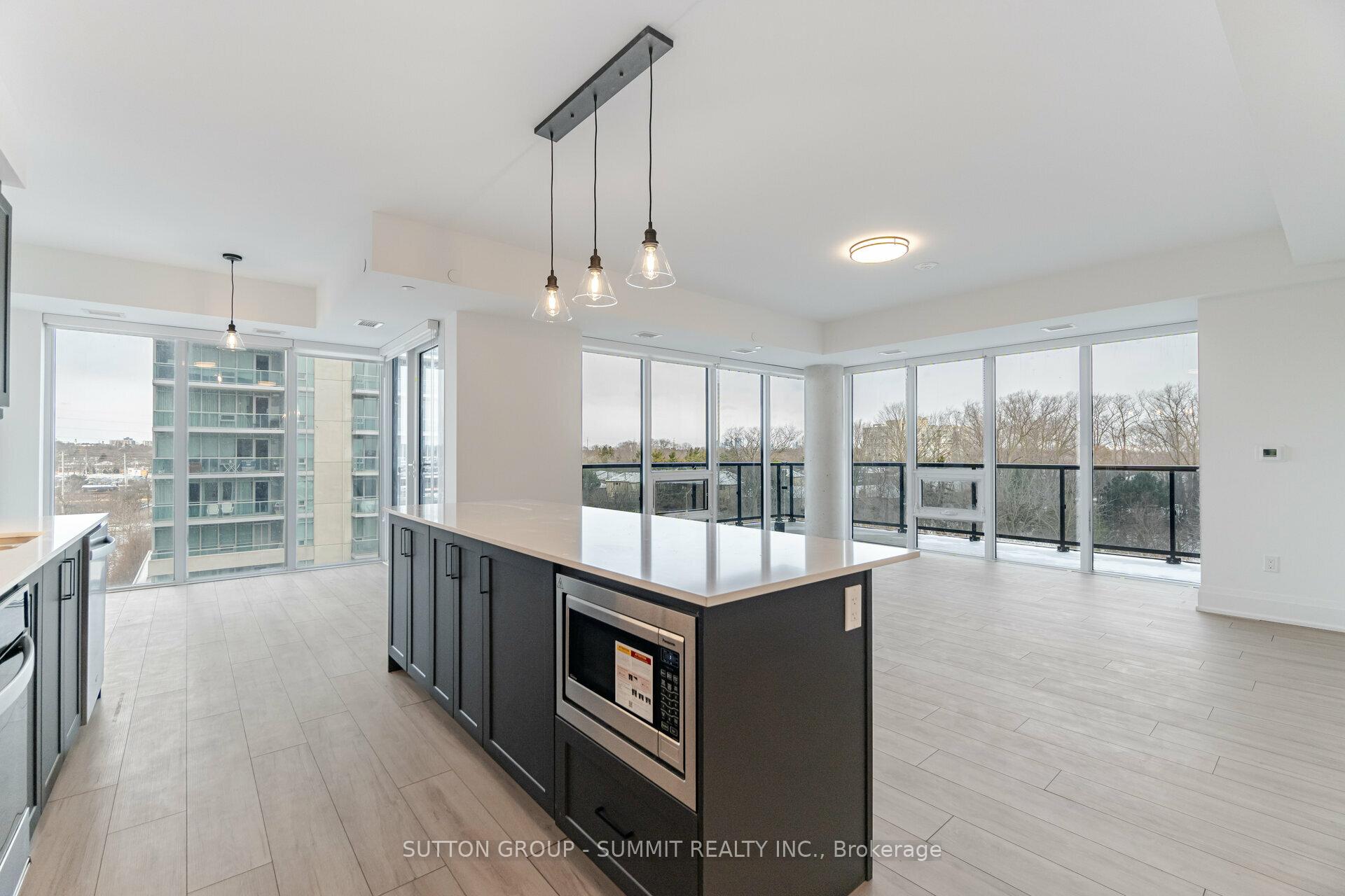 Photo 4 of Unit 602, 1035 Southdown Road, Mississauga, Clarkson — HOMEH