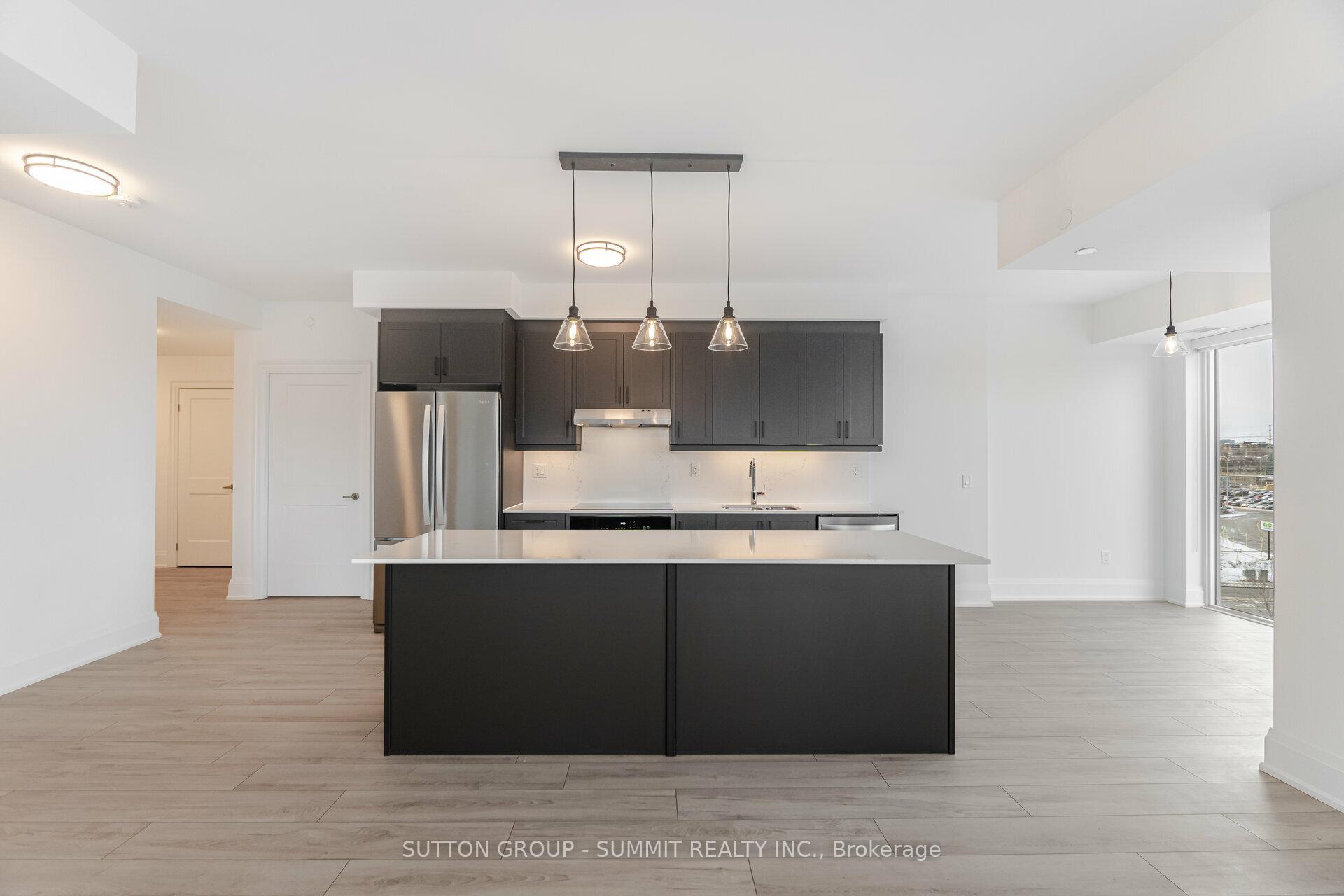 Photo 5 of Unit 602, 1035 Southdown Road, Mississauga, Clarkson — HOMEH