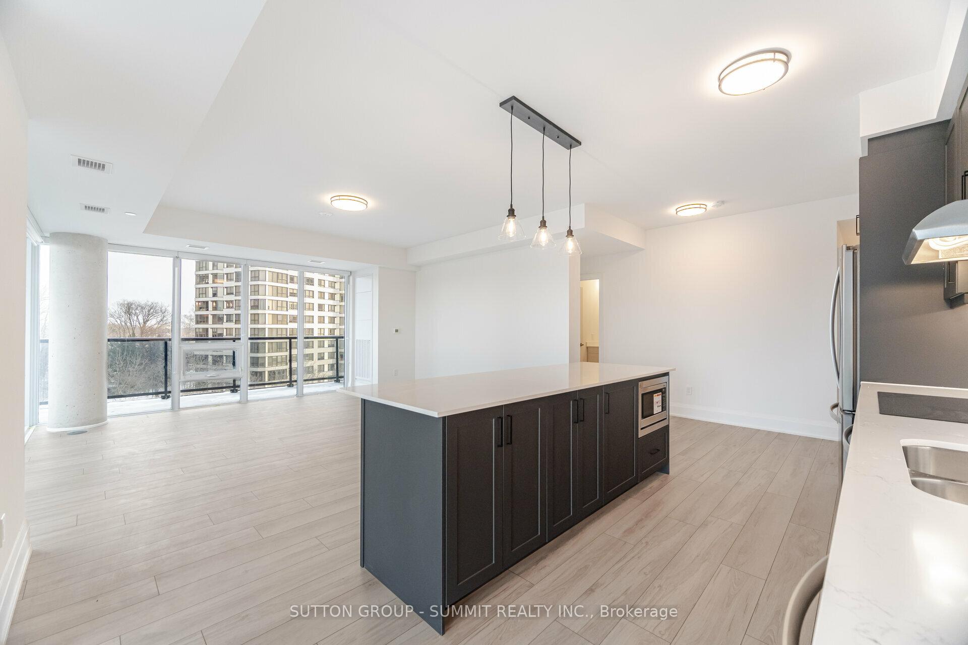 Photo 8 of Unit 602, 1035 Southdown Road, Mississauga, Clarkson — HOMEH