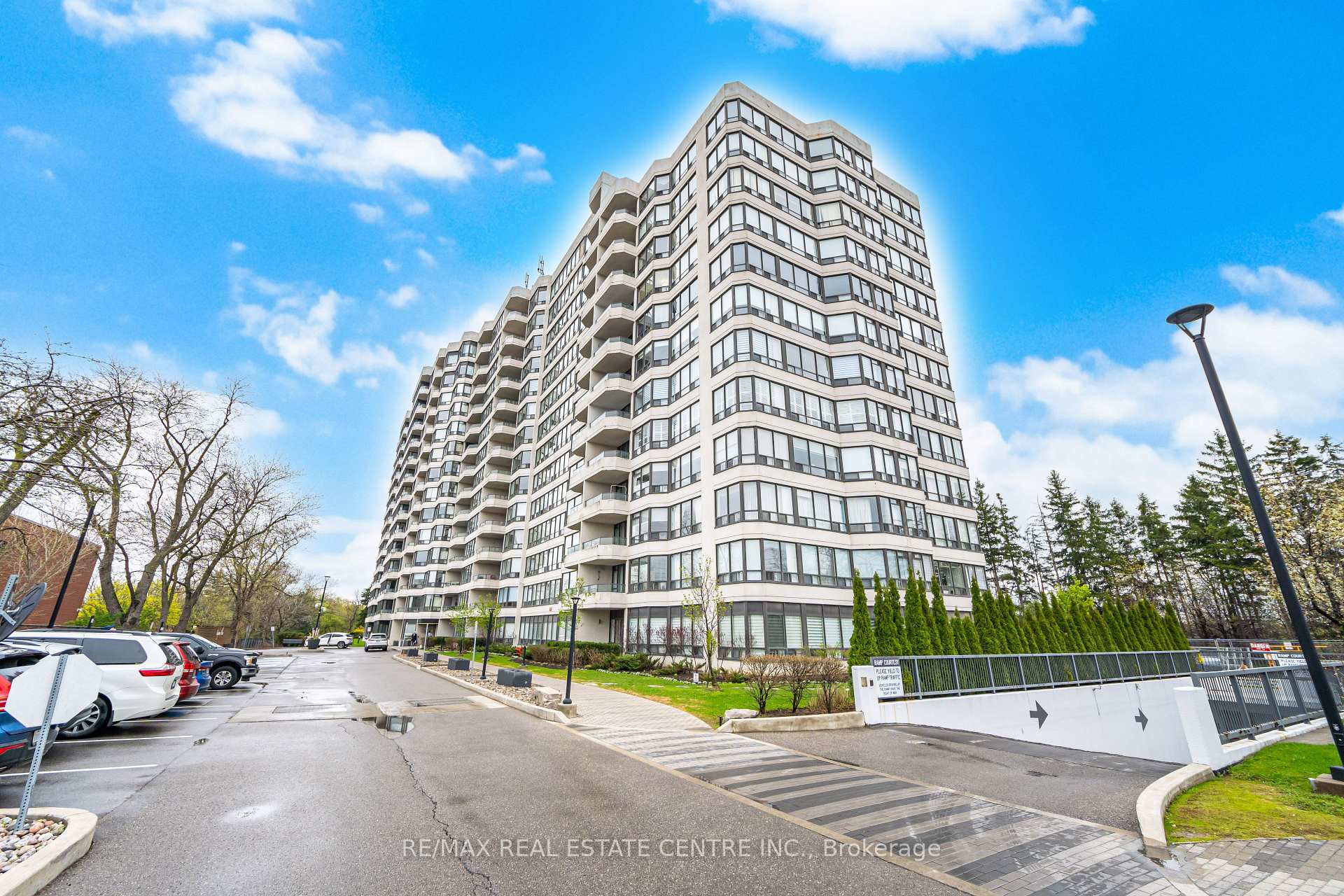 Photo of Unit 1414, 8501 Bayview Avenue