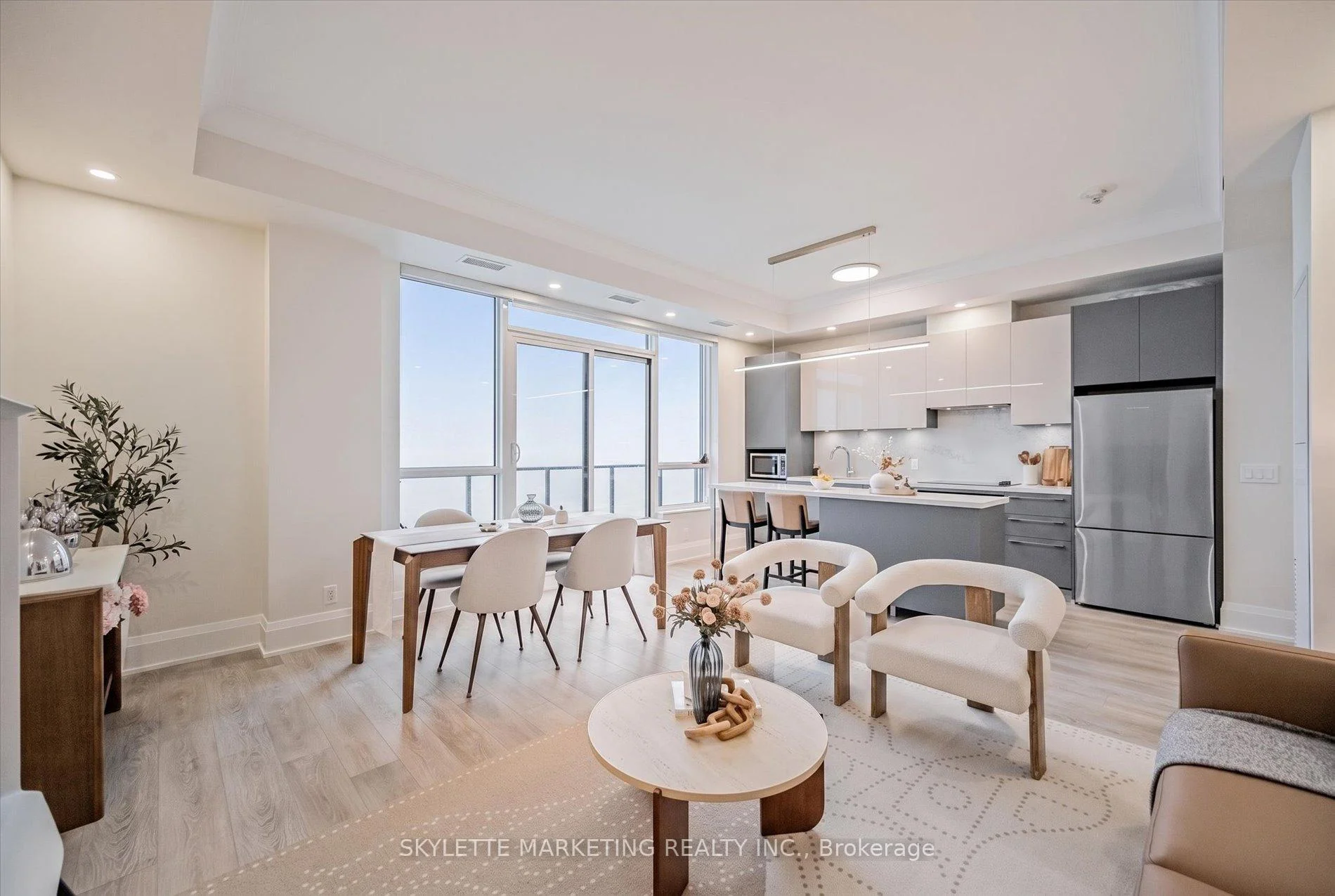 Photo 14 of Unit PH02, 18 Water Walk Drive, Markham, Unionville — HOMEH