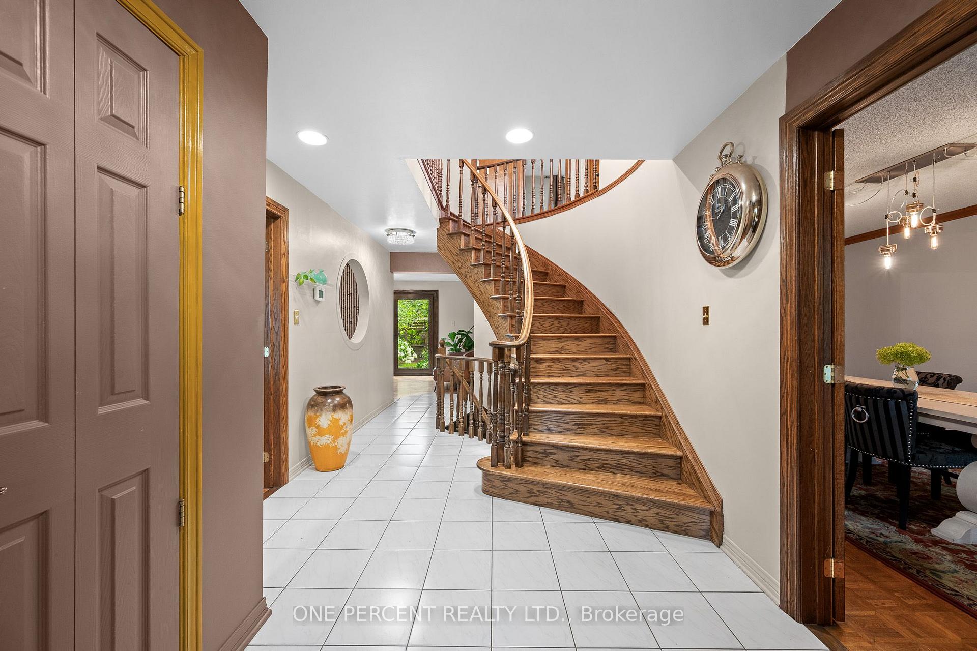 Photo 6 of 1606 Ortona Avenue, Ottawa, Carleton Heights — HOMEH