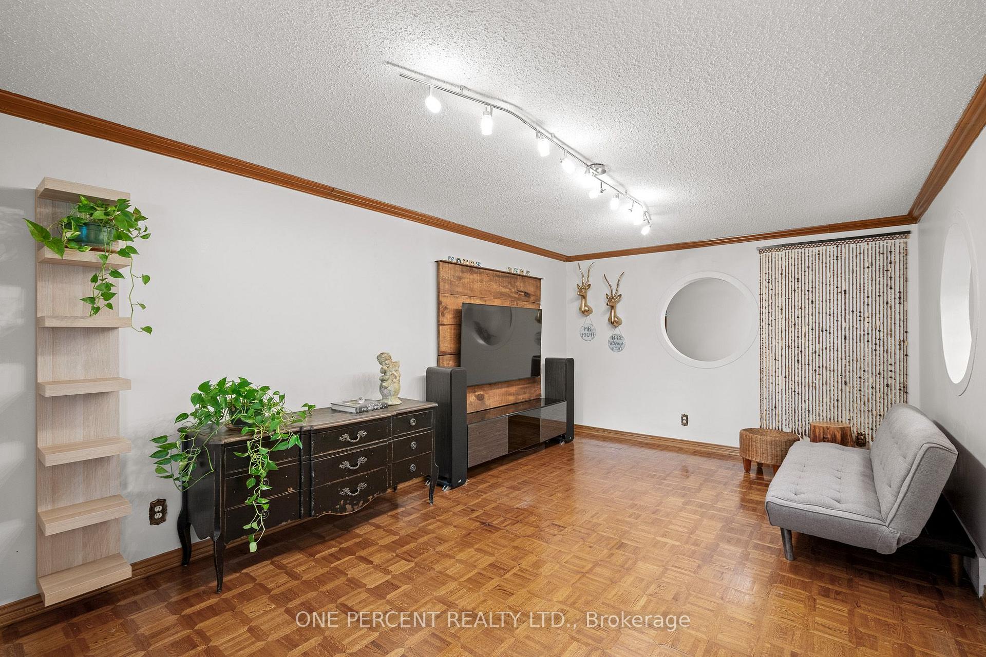 Photo 7 of 1606 Ortona Avenue, Ottawa, Carleton Heights — HOMEH