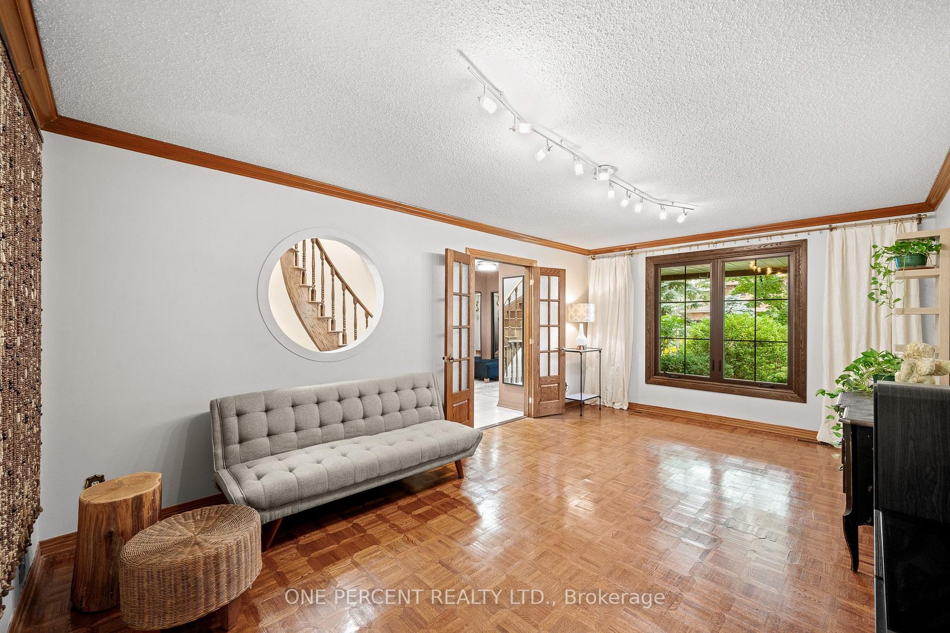 Photo 9 of 1606 Ortona Avenue, Ottawa, Carleton Heights — HOMEH
