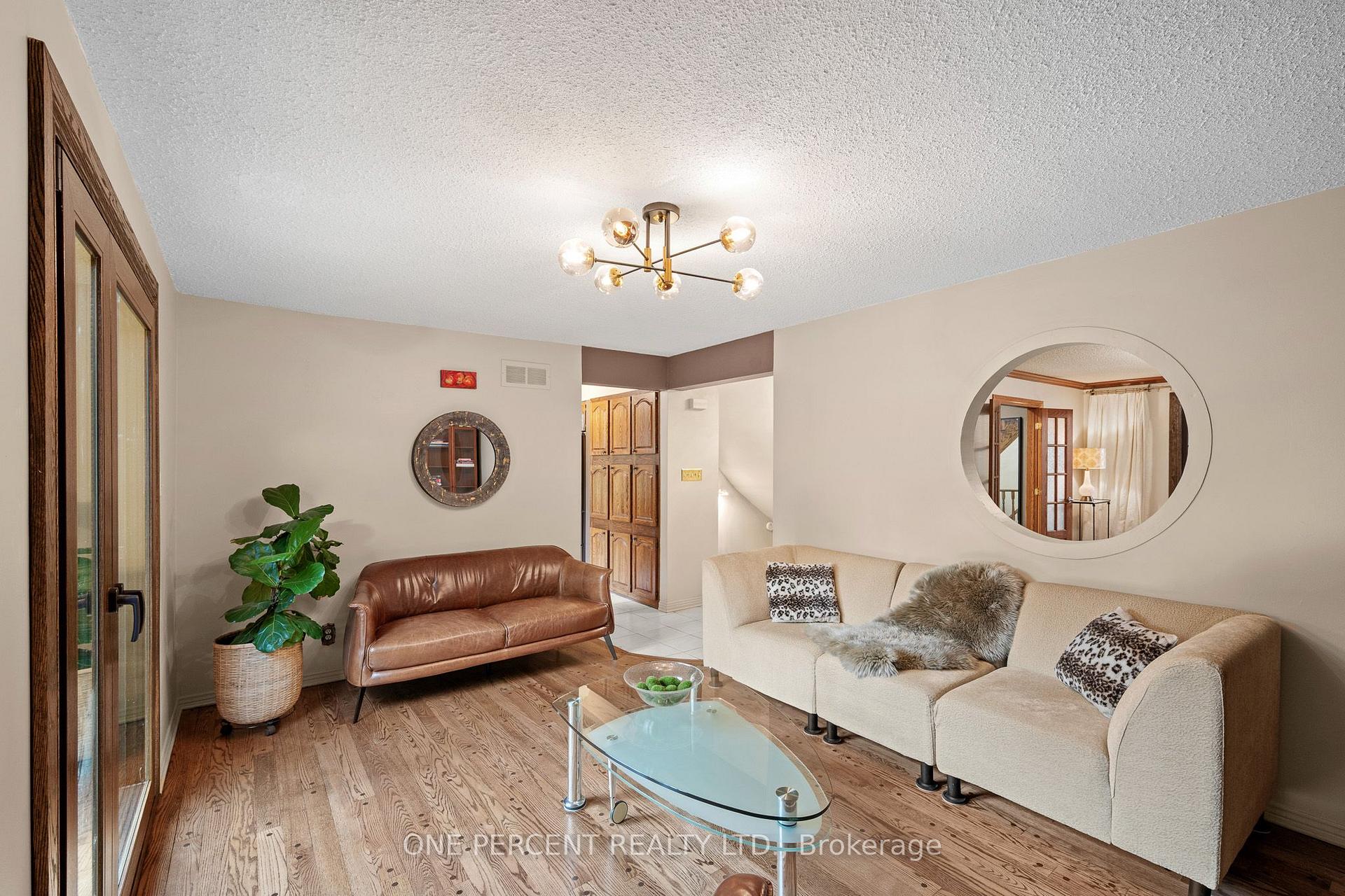 Photo 13 of 1606 Ortona Avenue, Ottawa, Carleton Heights — HOMEH
