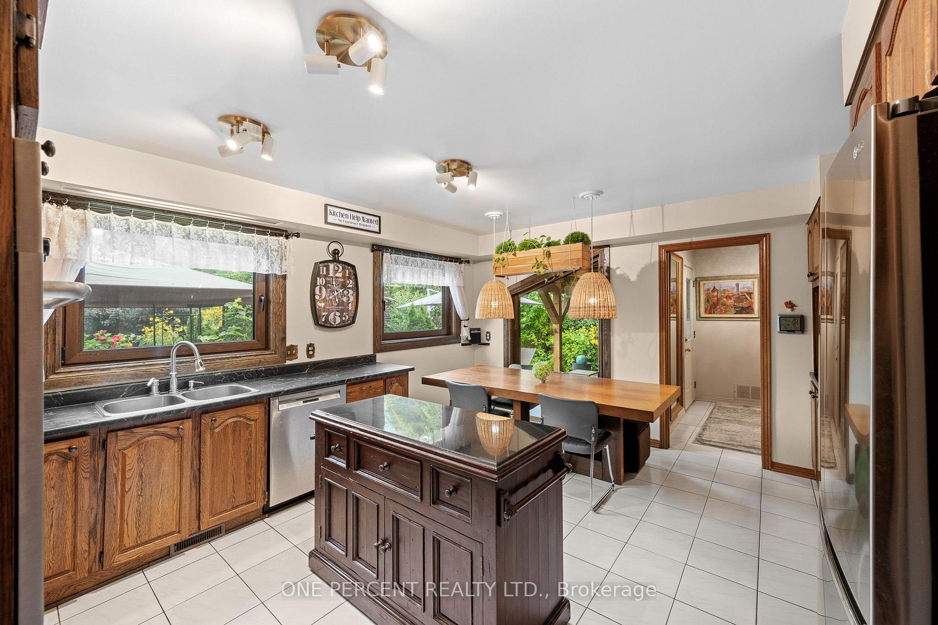 Photo 14 of 1606 Ortona Avenue, Ottawa, Carleton Heights — HOMEH
