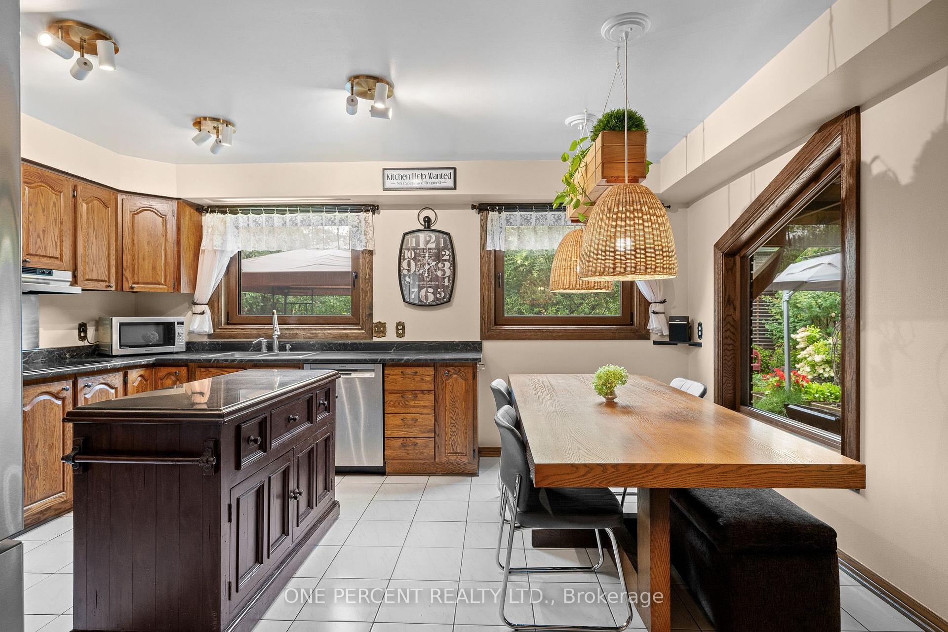 Photo 15 of 1606 Ortona Avenue, Ottawa, Carleton Heights — HOMEH
