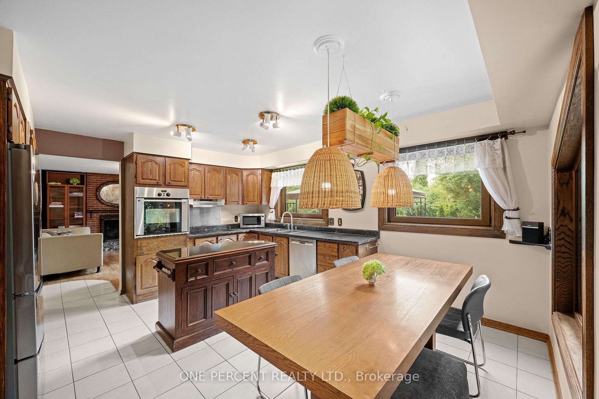 Photo 16 of 1606 Ortona Avenue, Ottawa, Carleton Heights — HOMEH