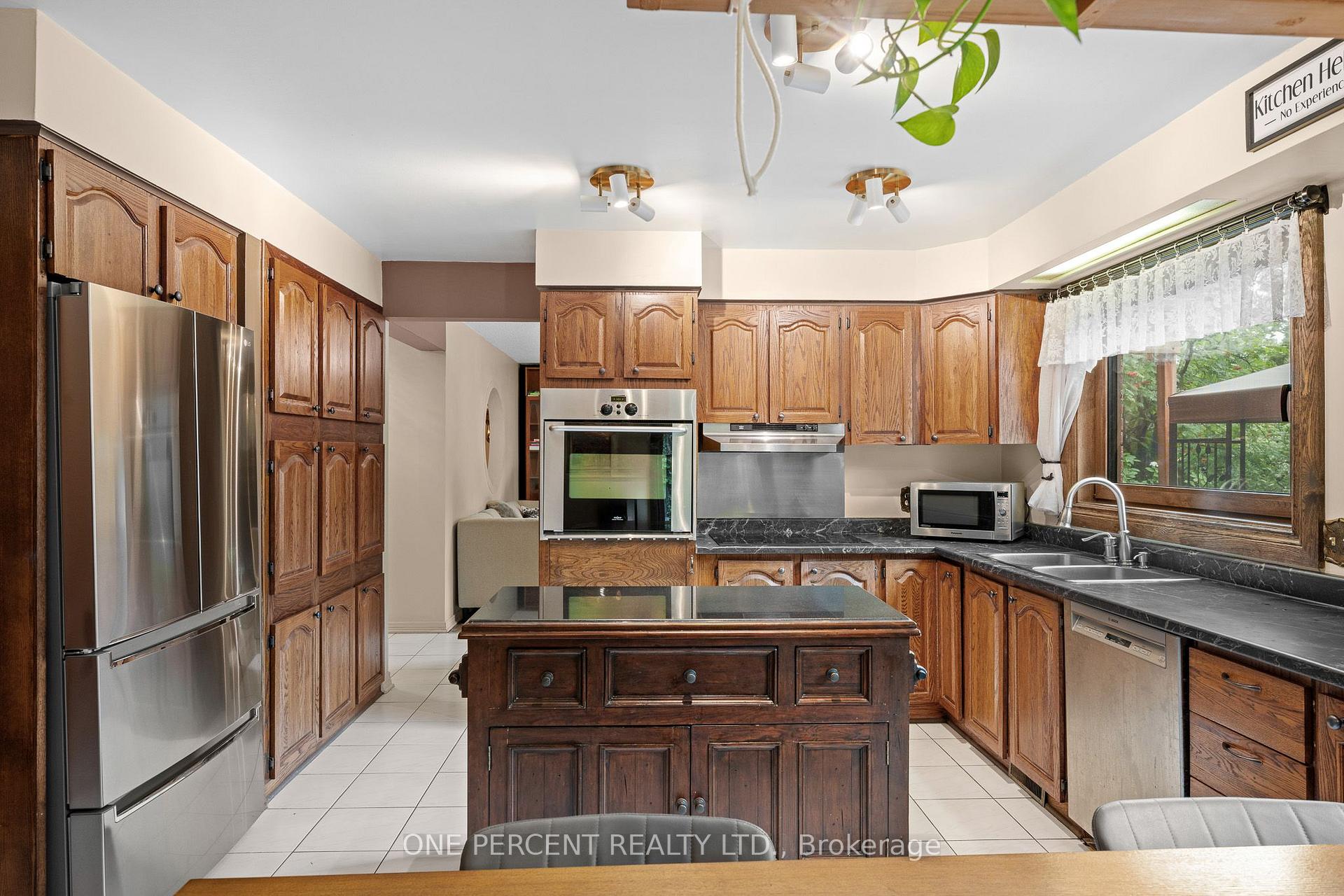 Photo 17 of 1606 Ortona Avenue, Ottawa, Carleton Heights — HOMEH