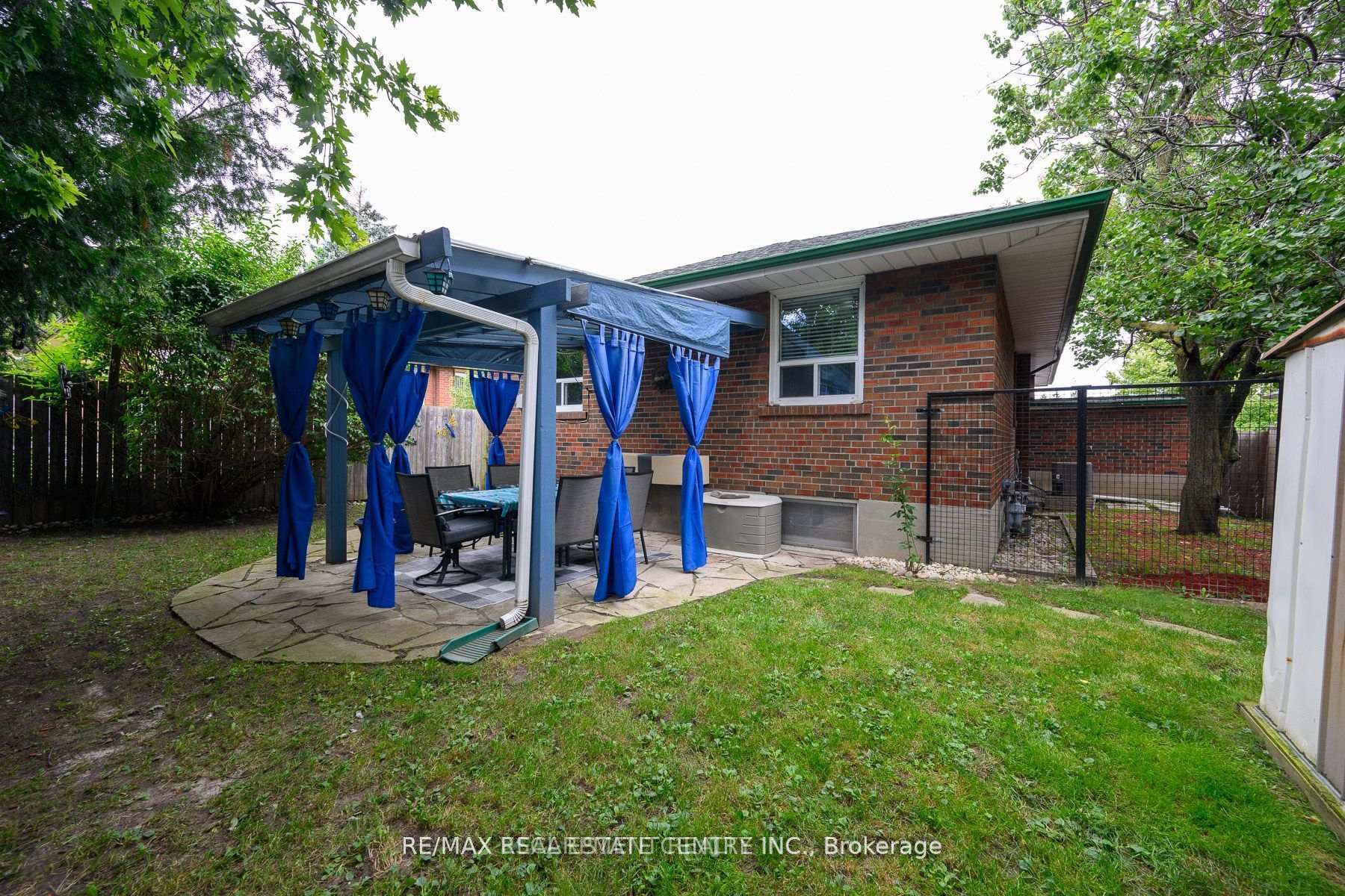 Photo 10 of 79 Chandler Drive, Scarborough, Woburn — HOMEH