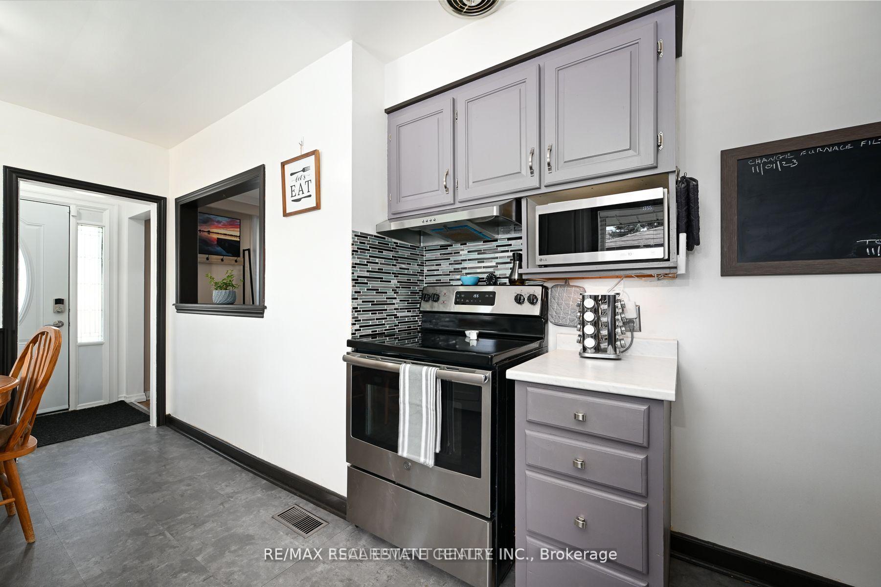 Photo 42 of 79 Chandler Drive, Scarborough, Woburn — HOMEH