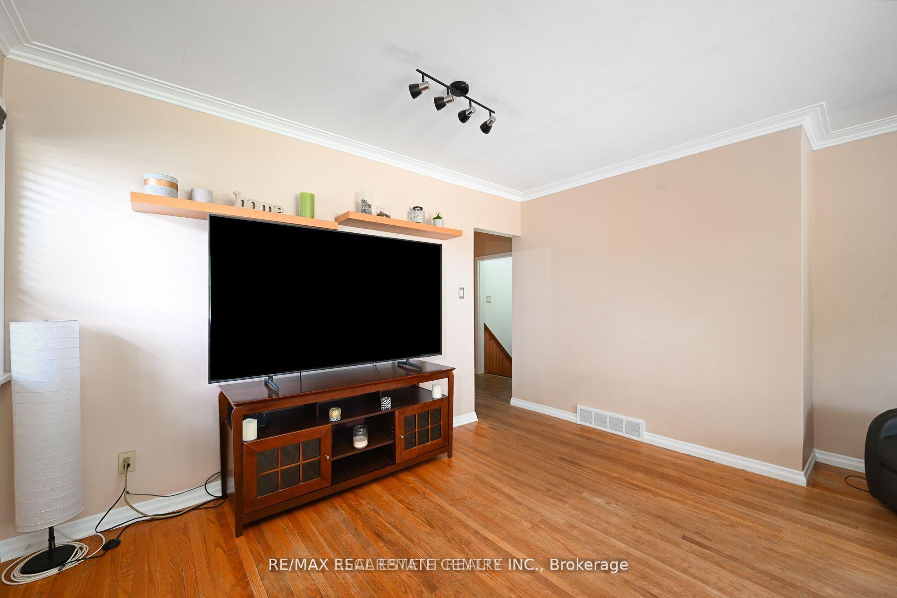 Photo 46 of 79 Chandler Drive, Scarborough, Woburn — HOMEH