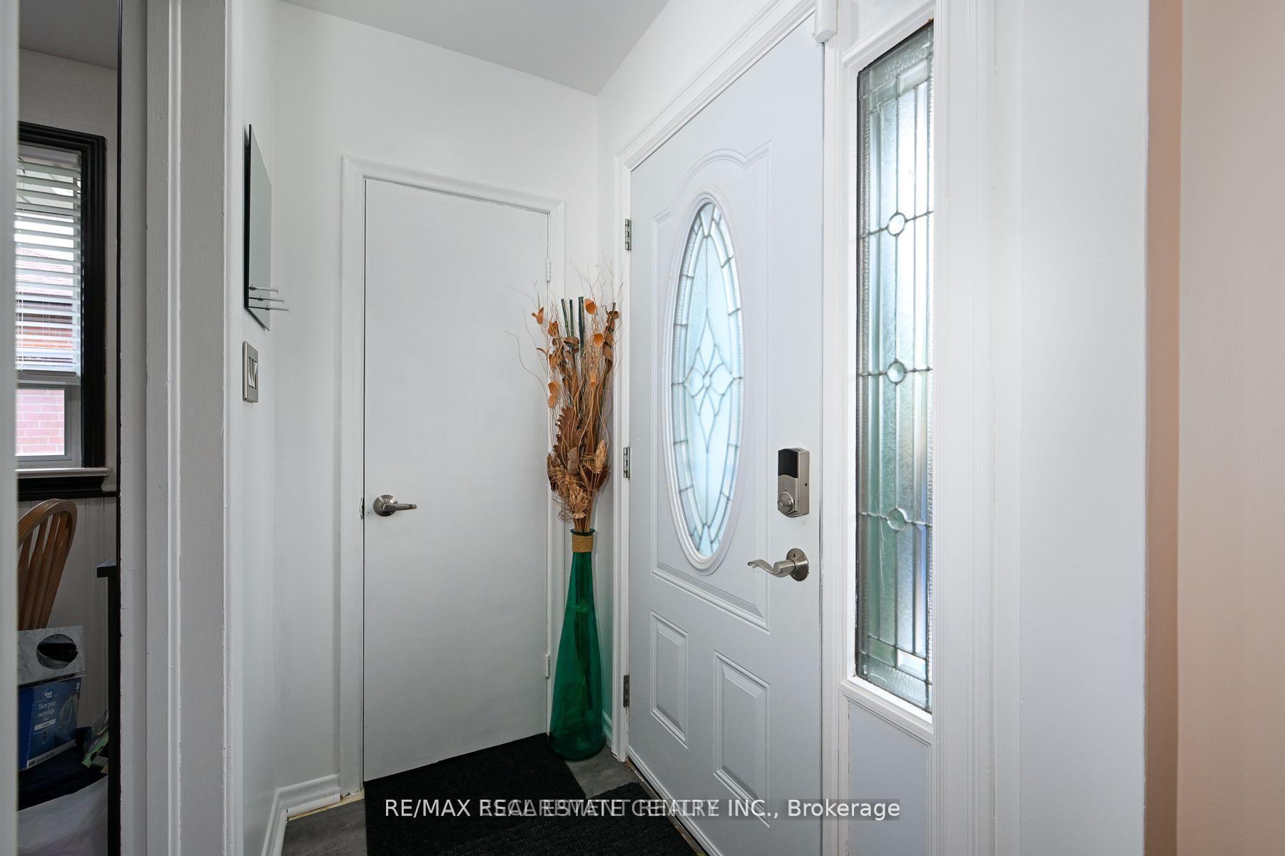 Photo 51 of 79 Chandler Drive, Scarborough, Woburn — HOMEH