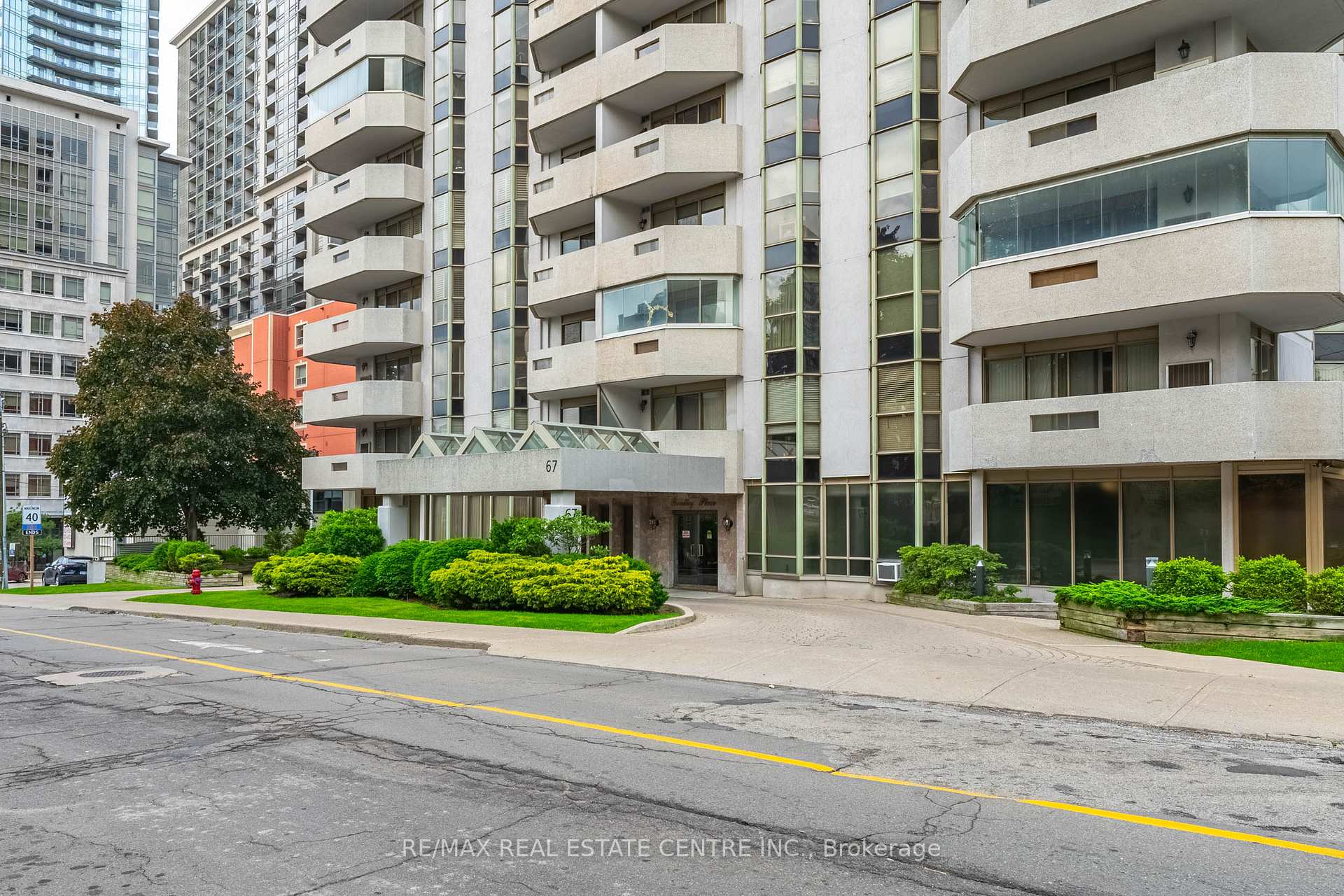 Photo 4 of Unit 15C, 67 Caroline Street S, Hamilton, Durand — HOMEH