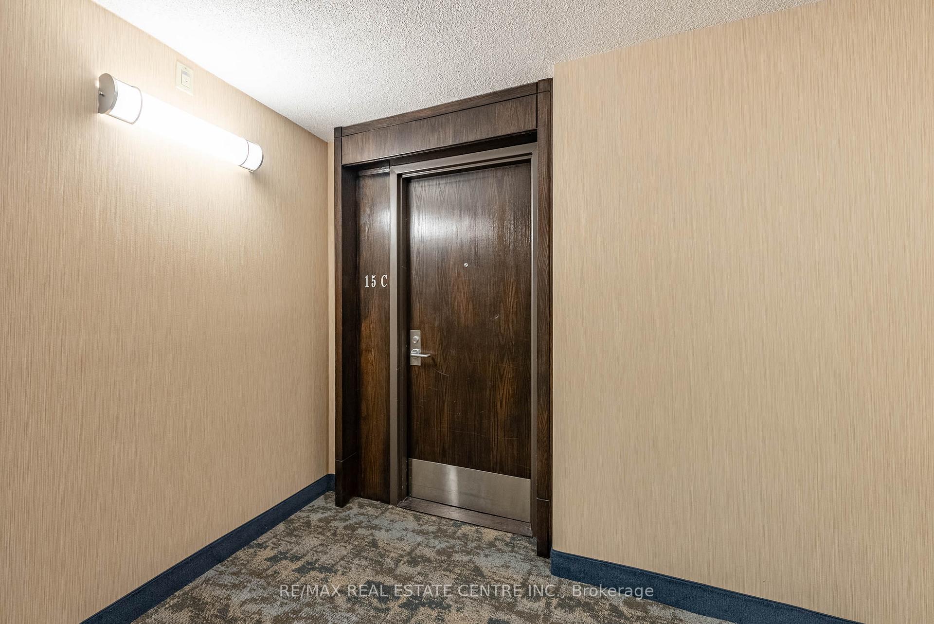 Photo 6 of Unit 15C, 67 Caroline Street S, Hamilton, Durand — HOMEH