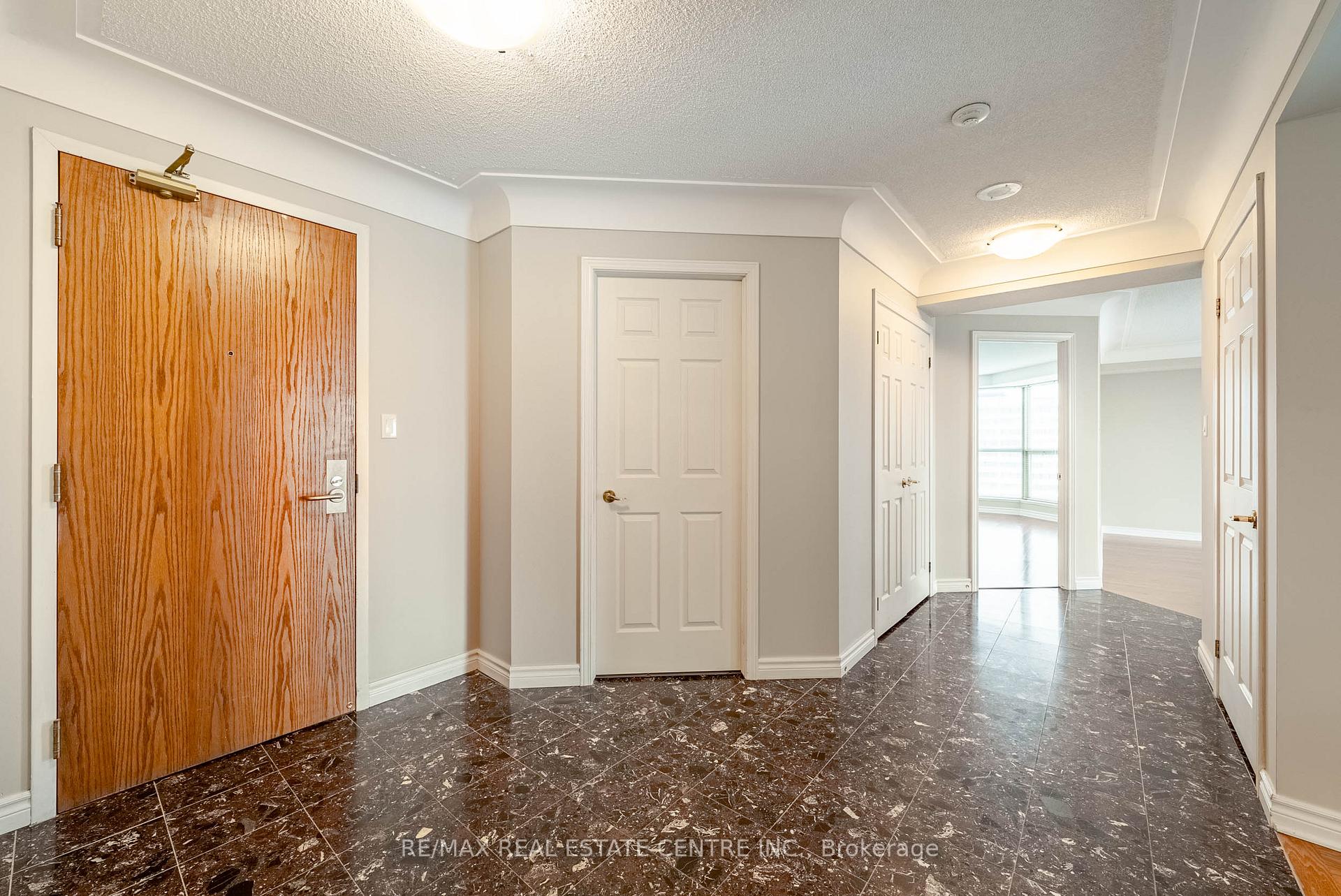 Photo 7 of Unit 15C, 67 Caroline Street S, Hamilton, Durand — HOMEH