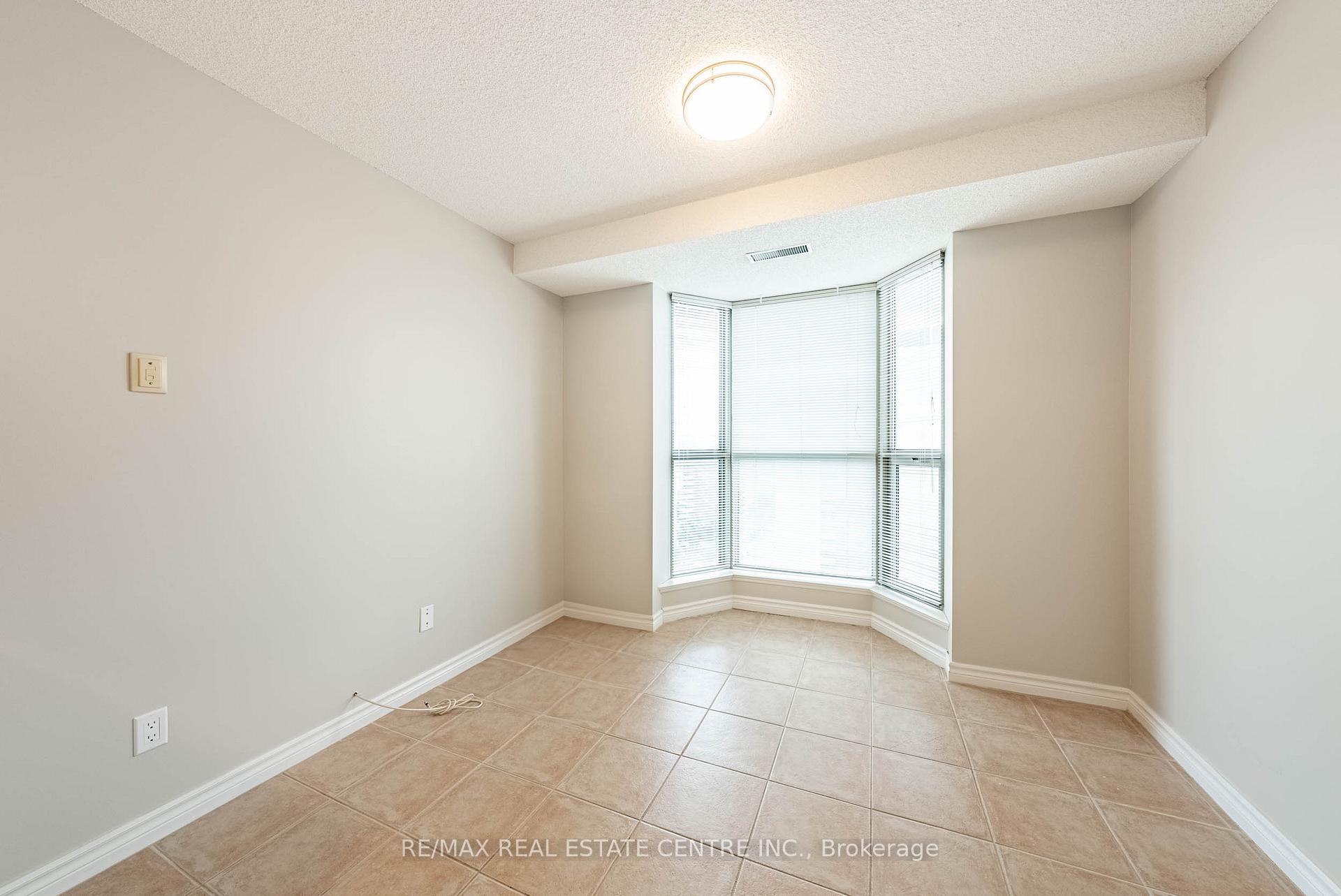 Photo 8 of Unit 15C, 67 Caroline Street S, Hamilton, Durand — HOMEH