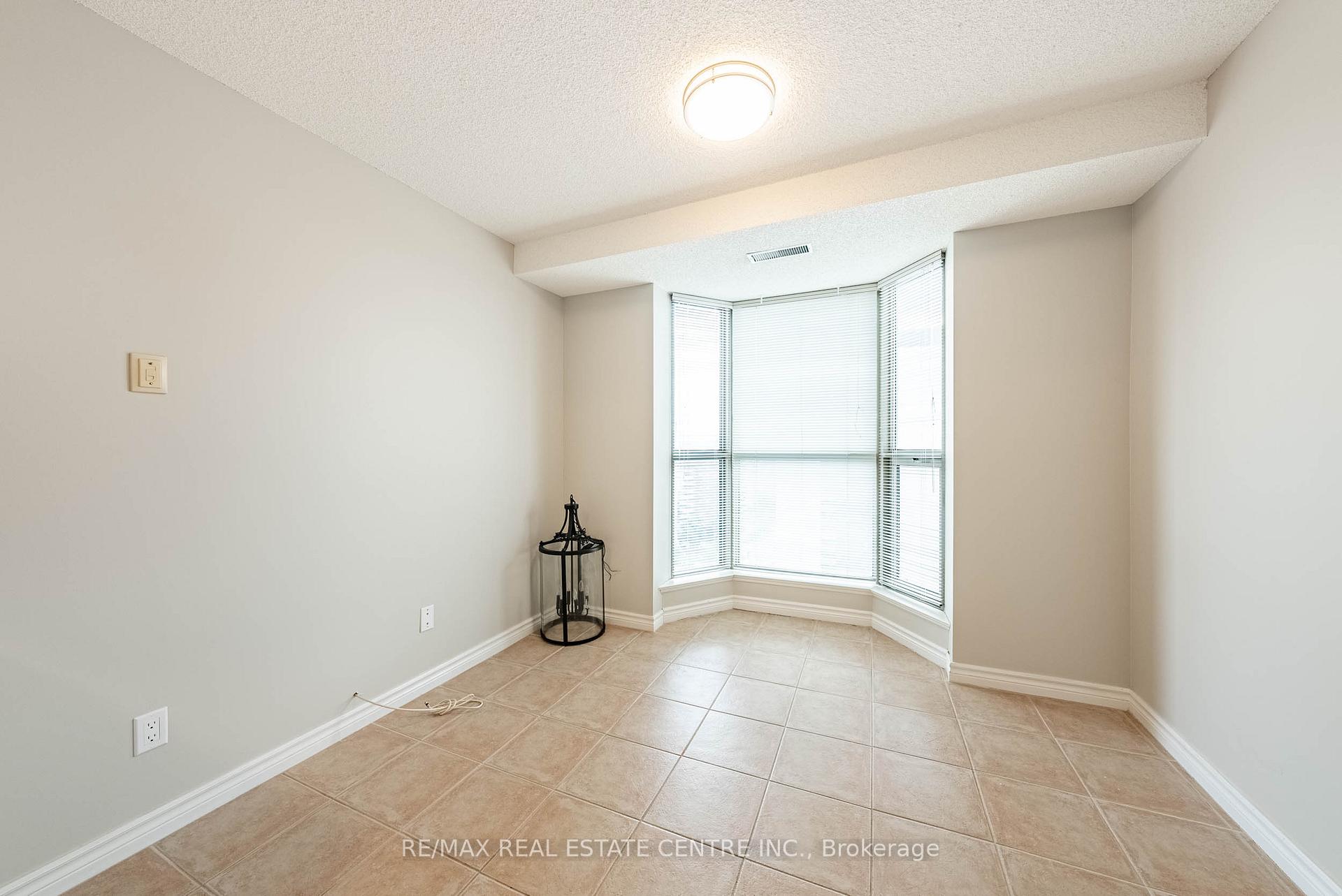 Photo 9 of Unit 15C, 67 Caroline Street S, Hamilton, Durand — HOMEH