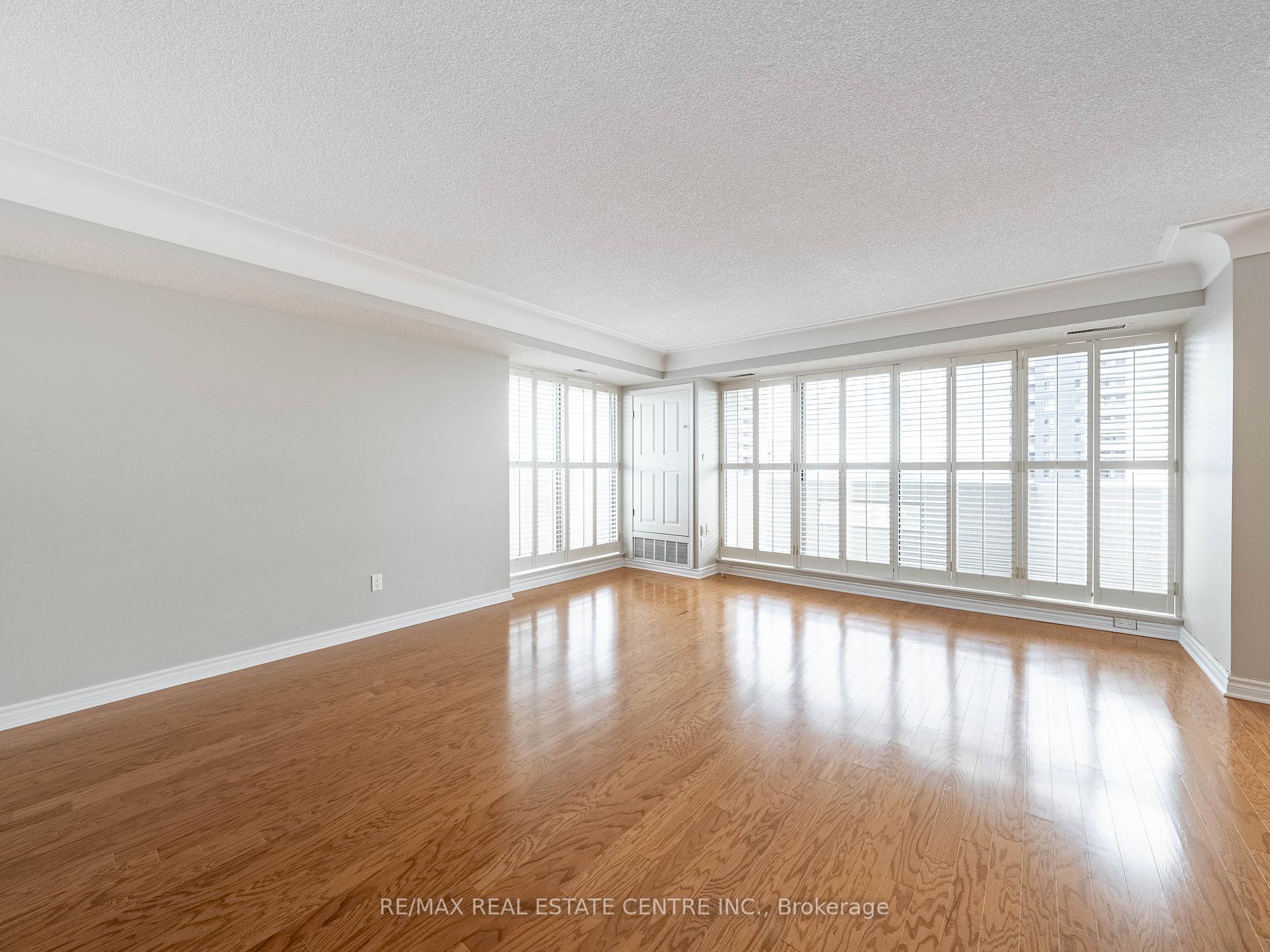 Photo 19 of Unit 15C, 67 Caroline Street S, Hamilton, Durand — HOMEH