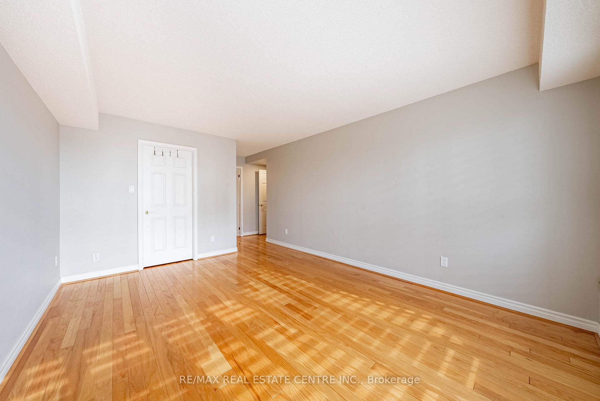 Photo 25 of Unit 15C, 67 Caroline Street S, Hamilton, Durand — HOMEH