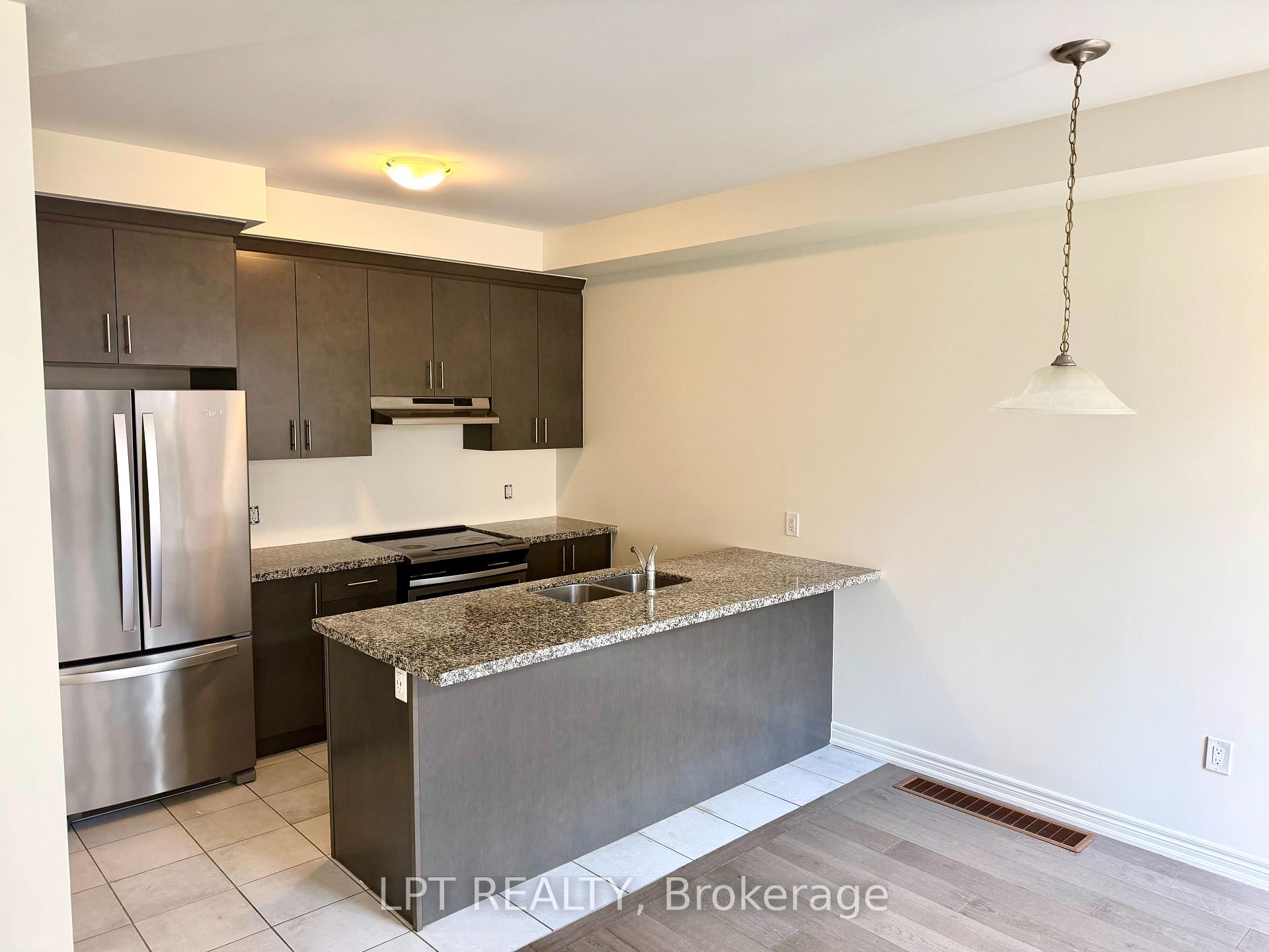 Photo 3 of 32 Bayonne Drive, Hamilton, Stoney Creek Mountain — HOMEH