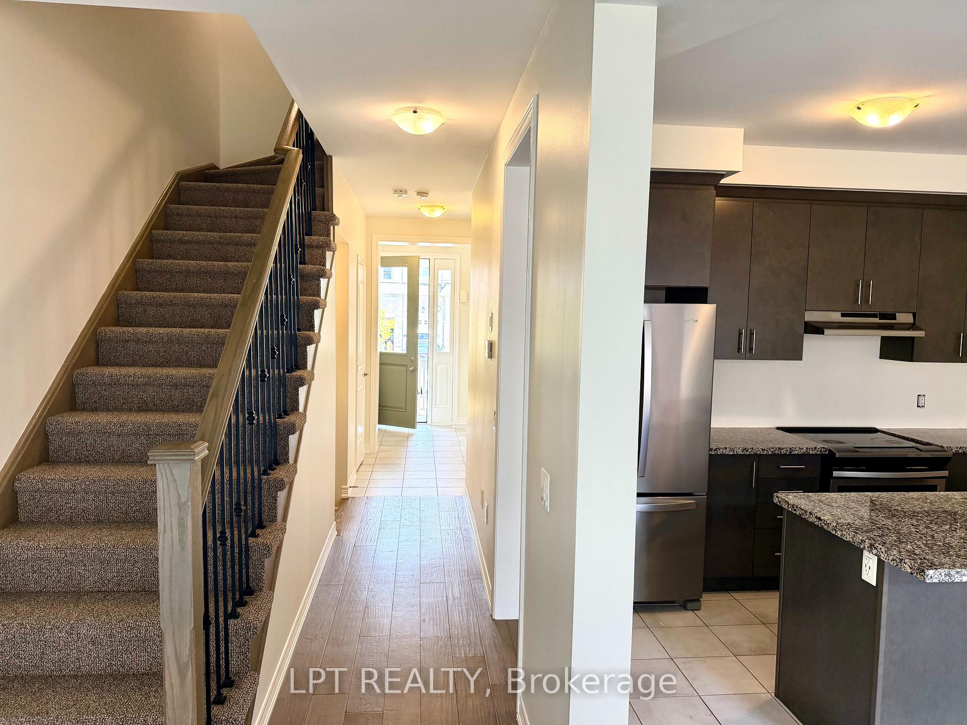 Photo 4 of 32 Bayonne Drive, Hamilton, Stoney Creek Mountain — HOMEH