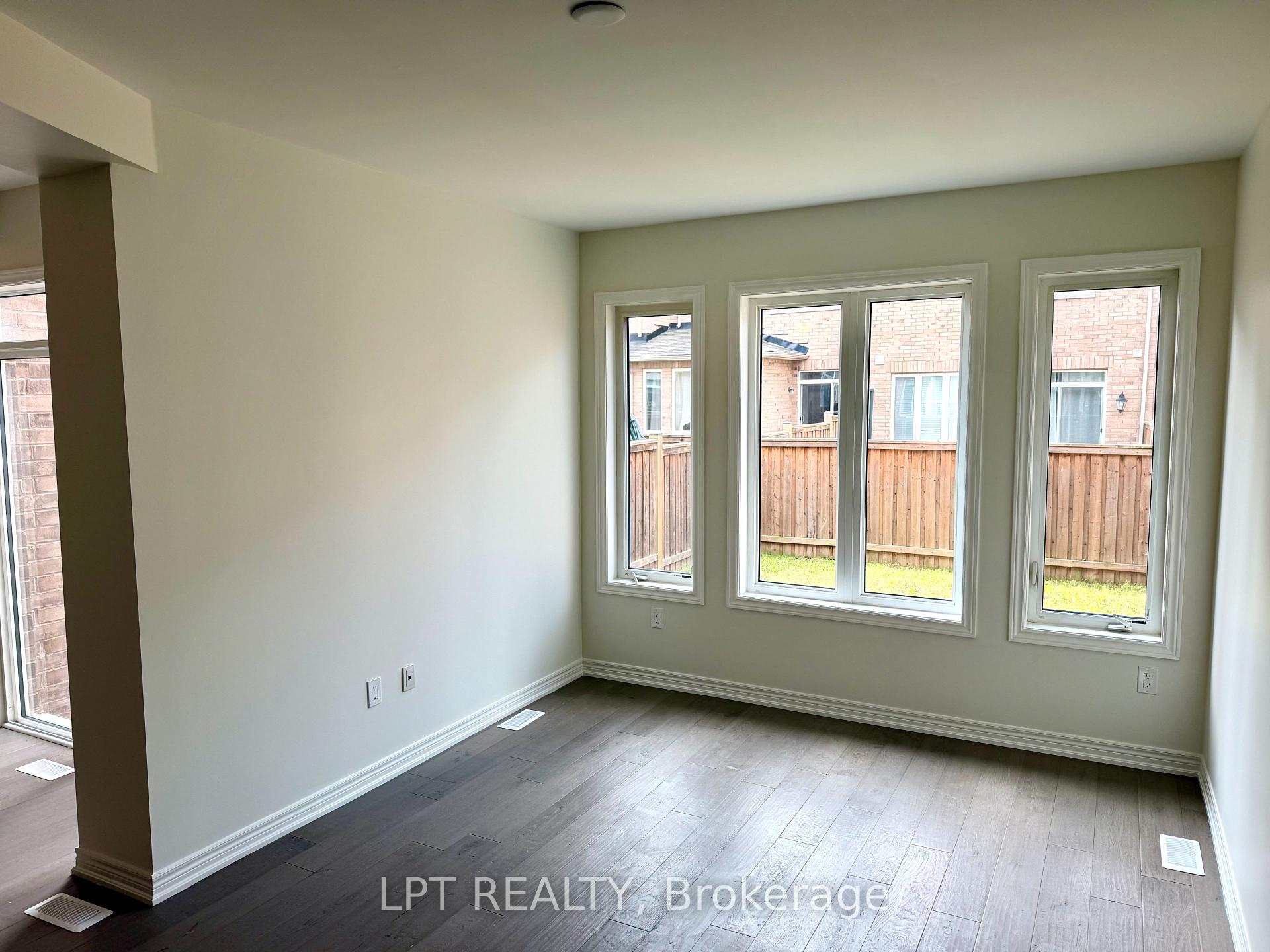 Photo 6 of 32 Bayonne Drive, Hamilton, Stoney Creek Mountain — HOMEH