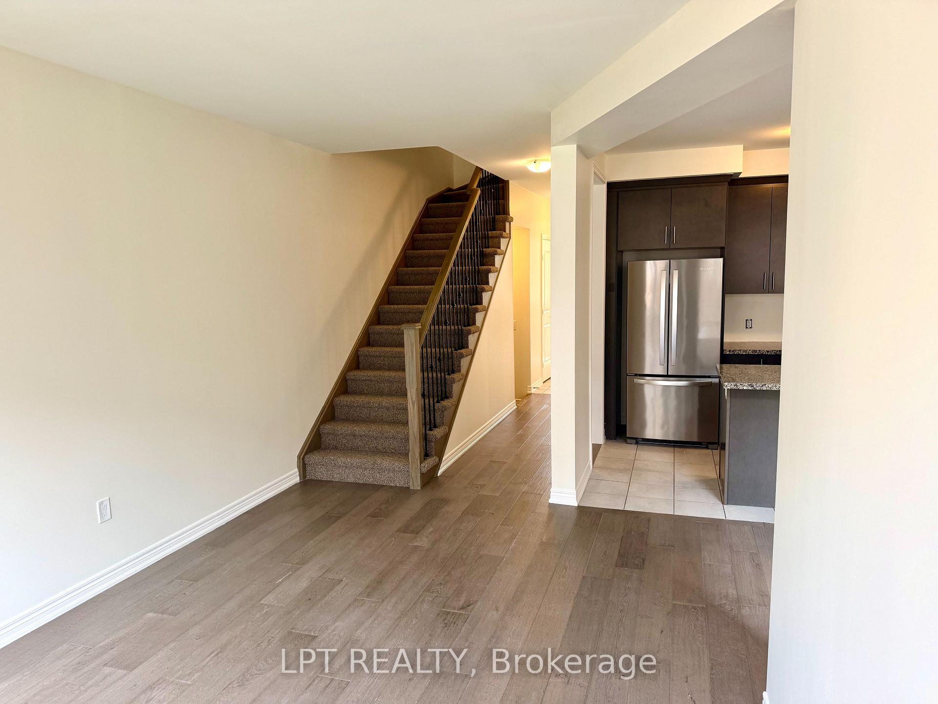 Photo 8 of 32 Bayonne Drive, Hamilton, Stoney Creek Mountain — HOMEH
