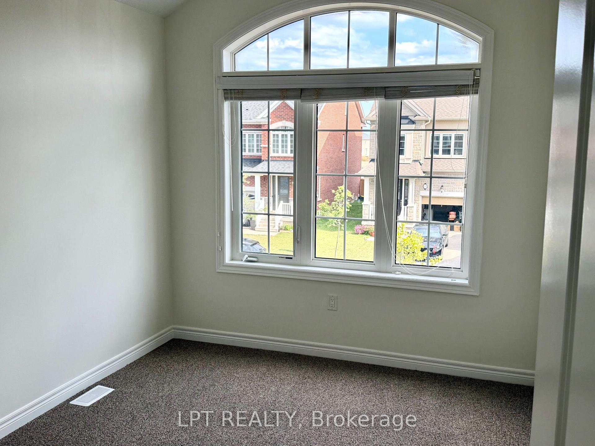 Photo 10 of 32 Bayonne Drive, Hamilton, Stoney Creek Mountain — HOMEH