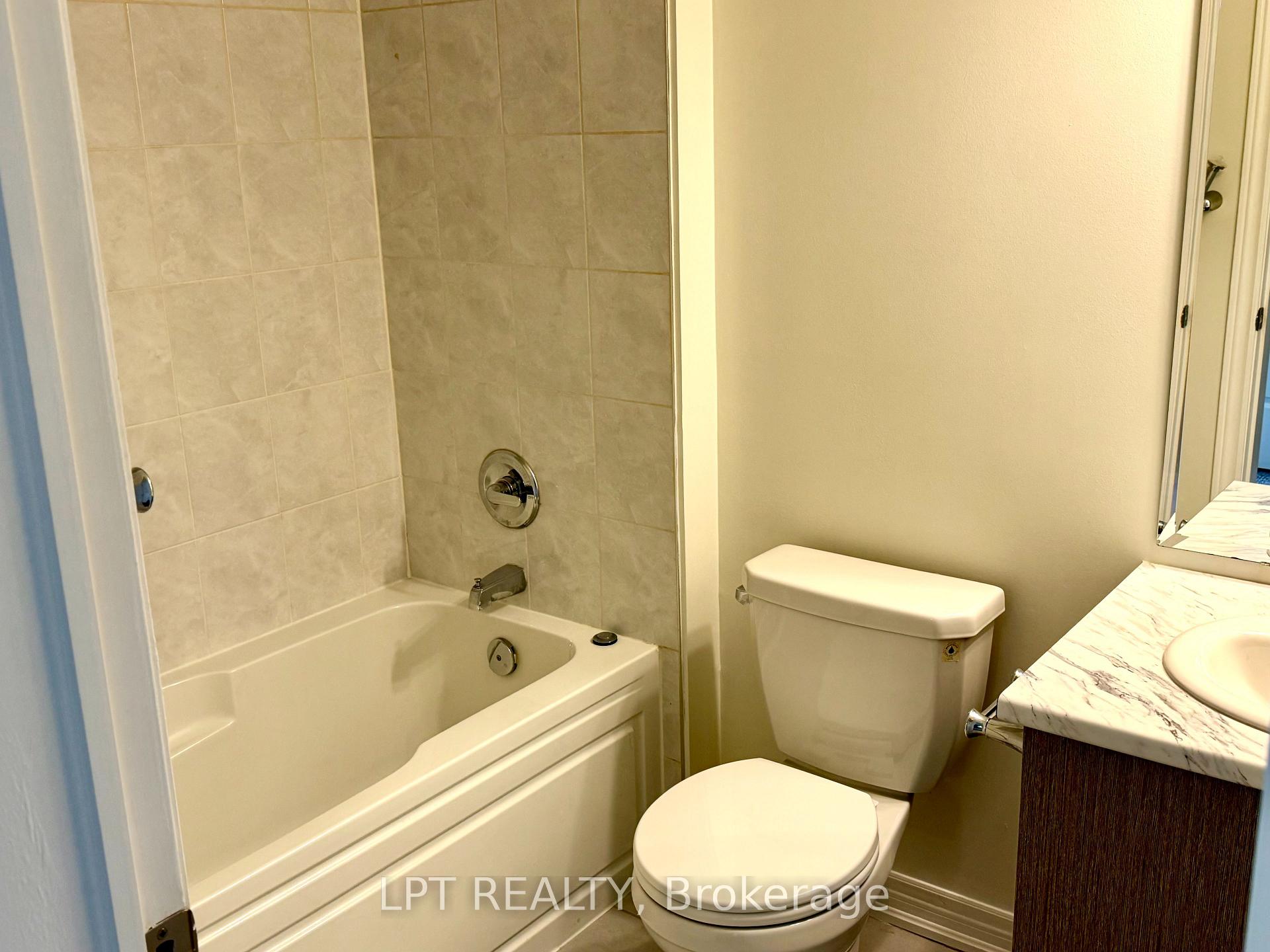 Photo 11 of 32 Bayonne Drive, Hamilton, Stoney Creek Mountain — HOMEH