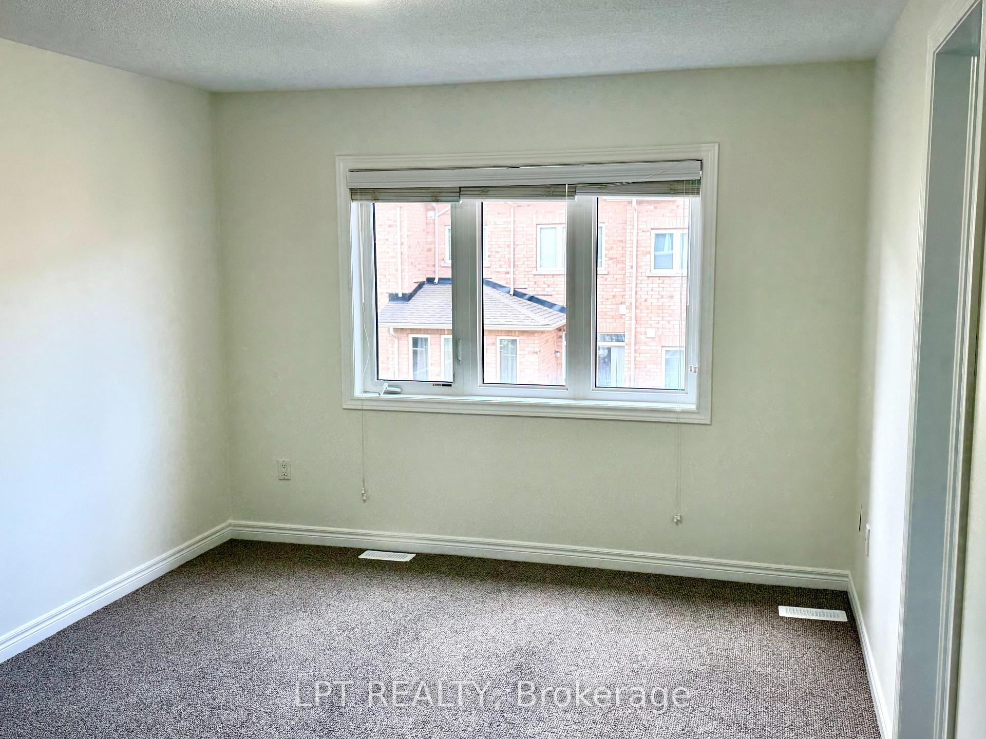 Photo 12 of 32 Bayonne Drive, Hamilton, Stoney Creek Mountain — HOMEH