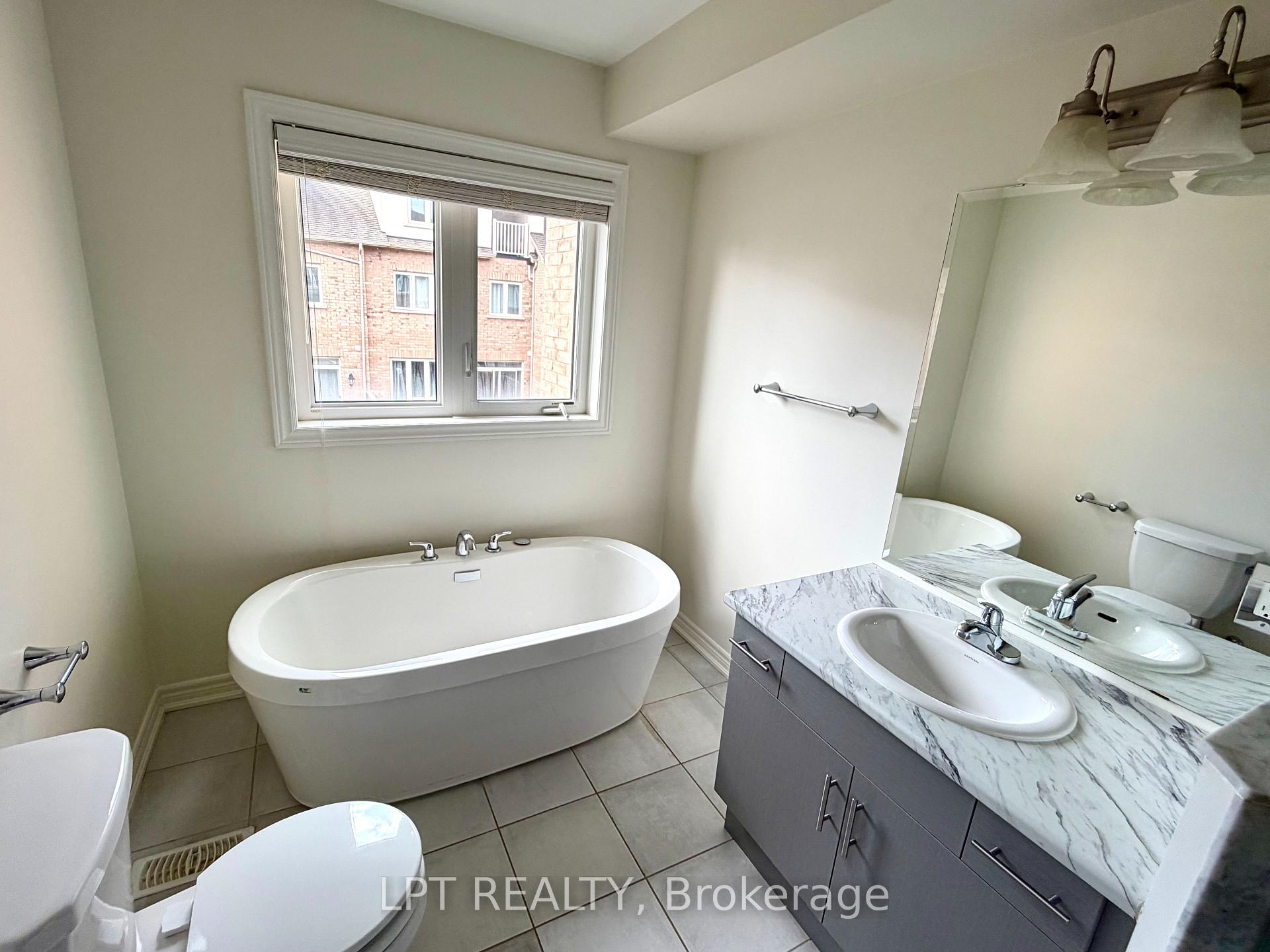 Photo 13 of 32 Bayonne Drive, Hamilton, Stoney Creek Mountain — HOMEH