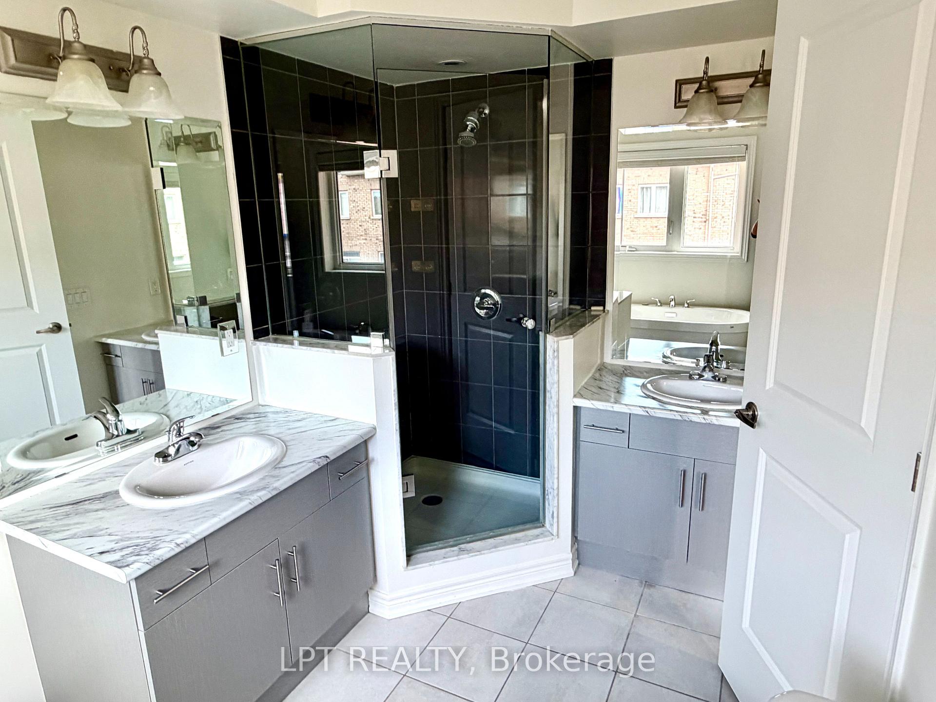 Photo 14 of 32 Bayonne Drive, Hamilton, Stoney Creek Mountain — HOMEH