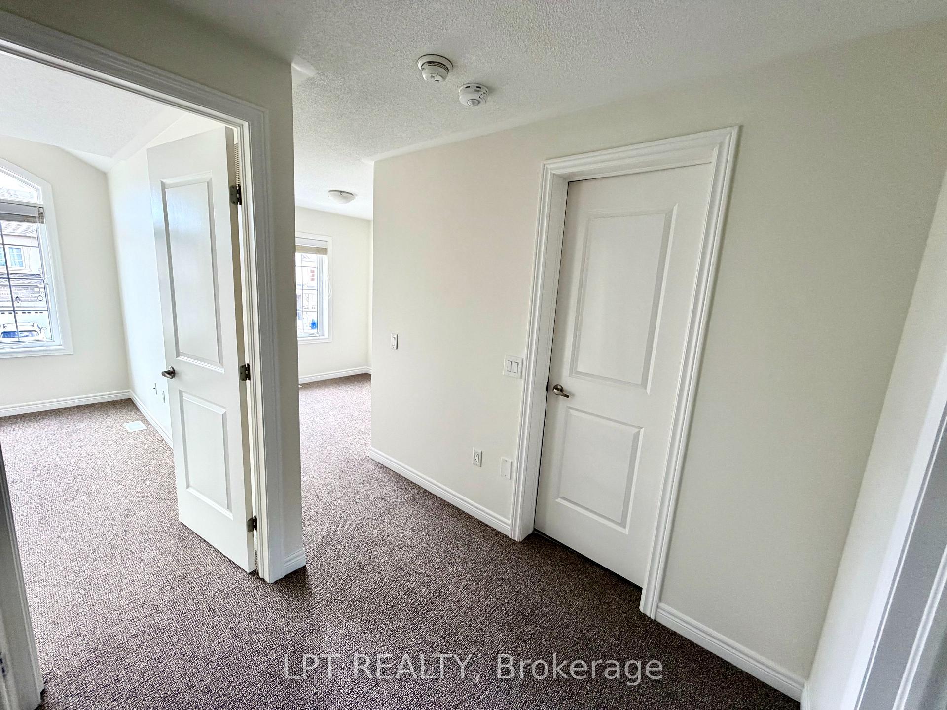 Photo 19 of 32 Bayonne Drive, Hamilton, Stoney Creek Mountain — HOMEH