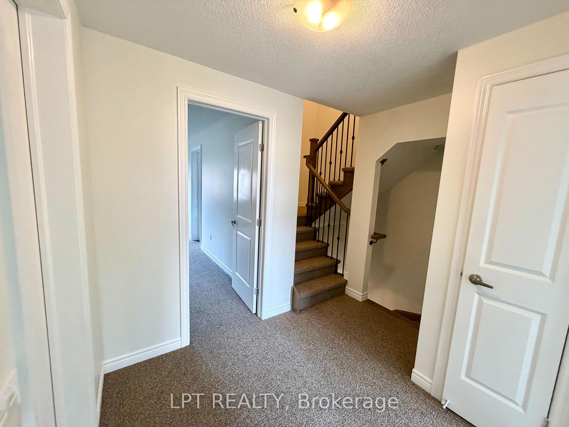 Photo 20 of 32 Bayonne Drive, Hamilton, Stoney Creek Mountain — HOMEH