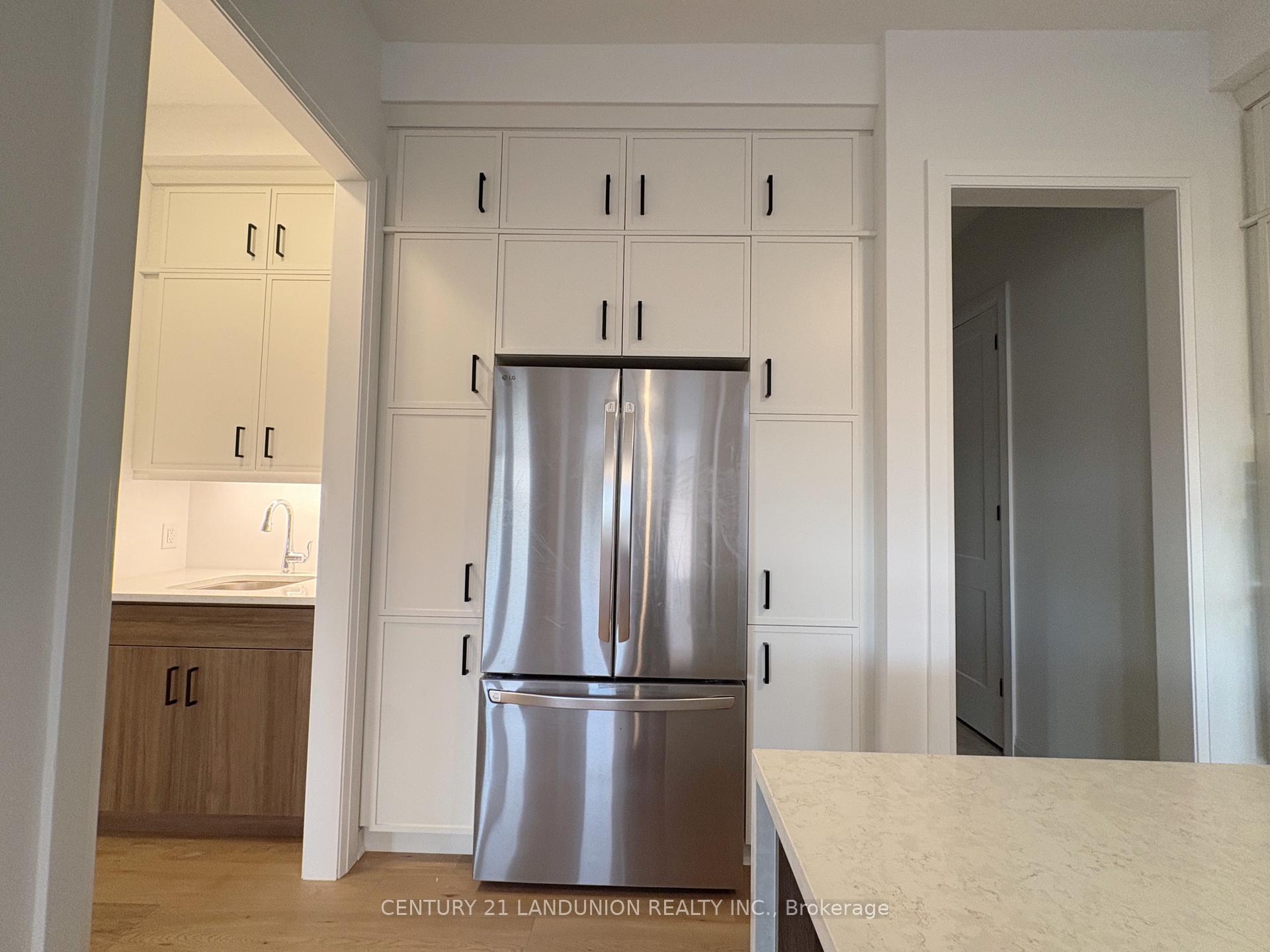 Photo 12 of 19 Spring Oak Crescent, Markham, Rural Markham — HOMEH
