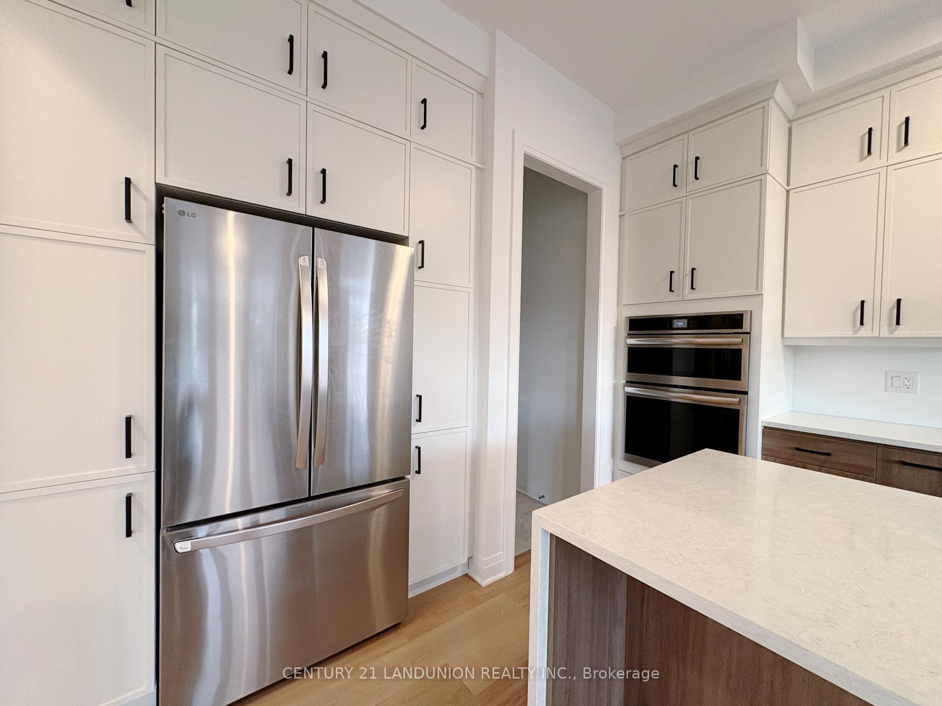 Photo 13 of 19 Spring Oak Crescent, Markham, Rural Markham — HOMEH