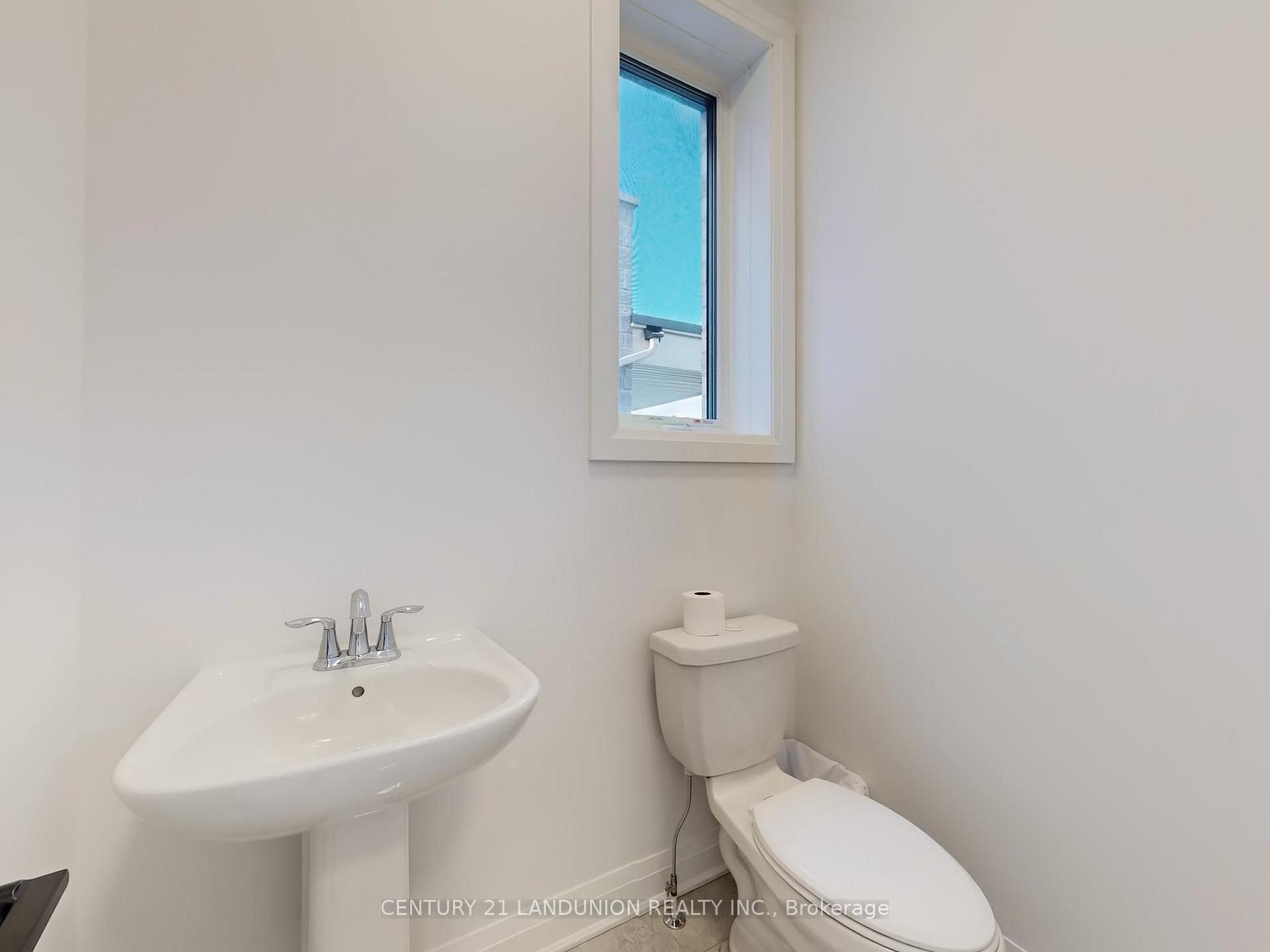 Photo 20 of 19 Spring Oak Crescent, Markham, Rural Markham — HOMEH